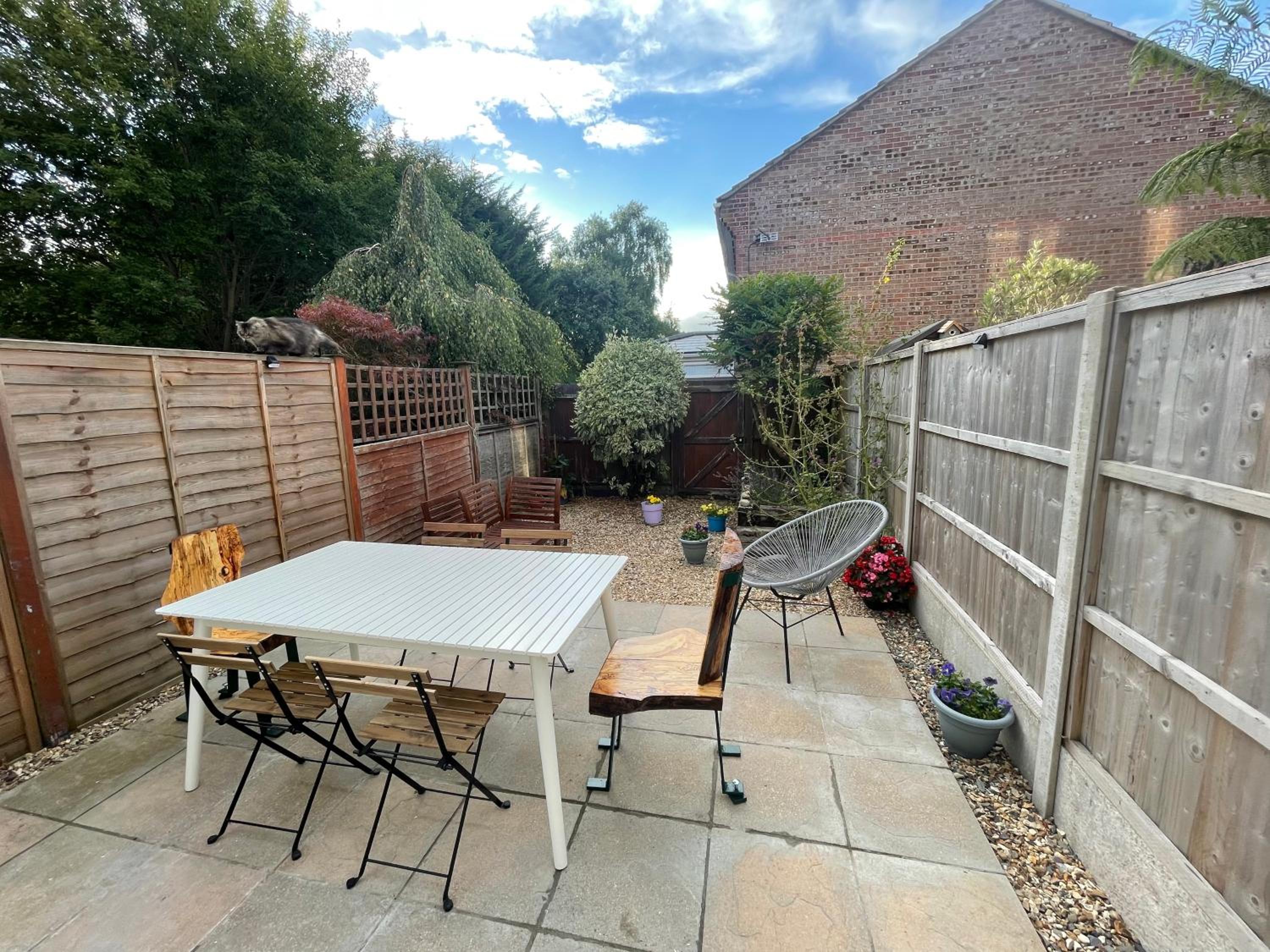 Beautiful Town House with Private Garden and Patio view 4