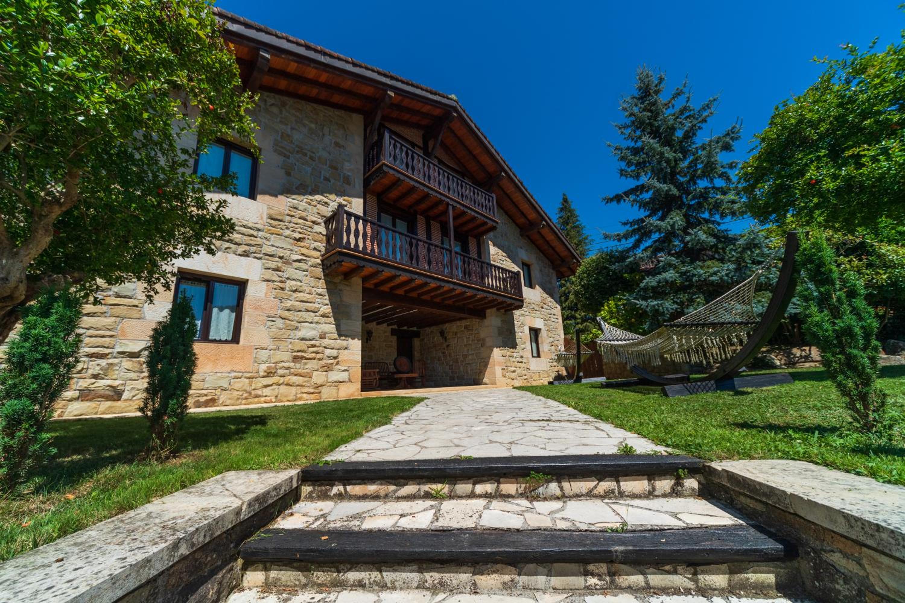 Villa DOLARETXE