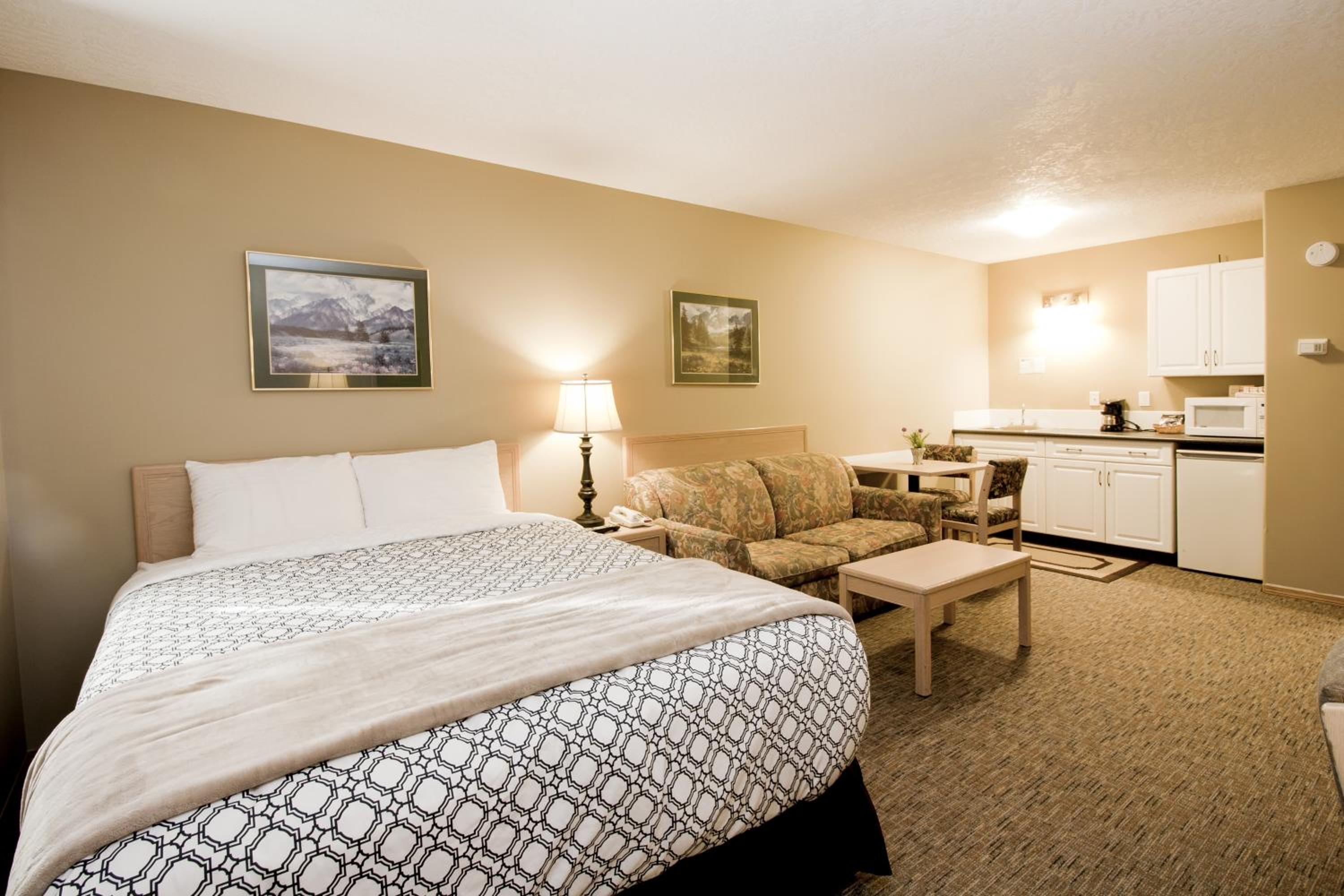 Bow River Inn