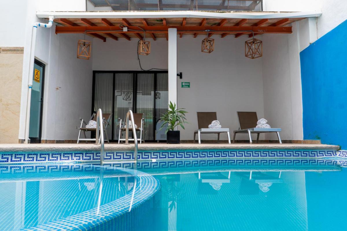 swimming pool