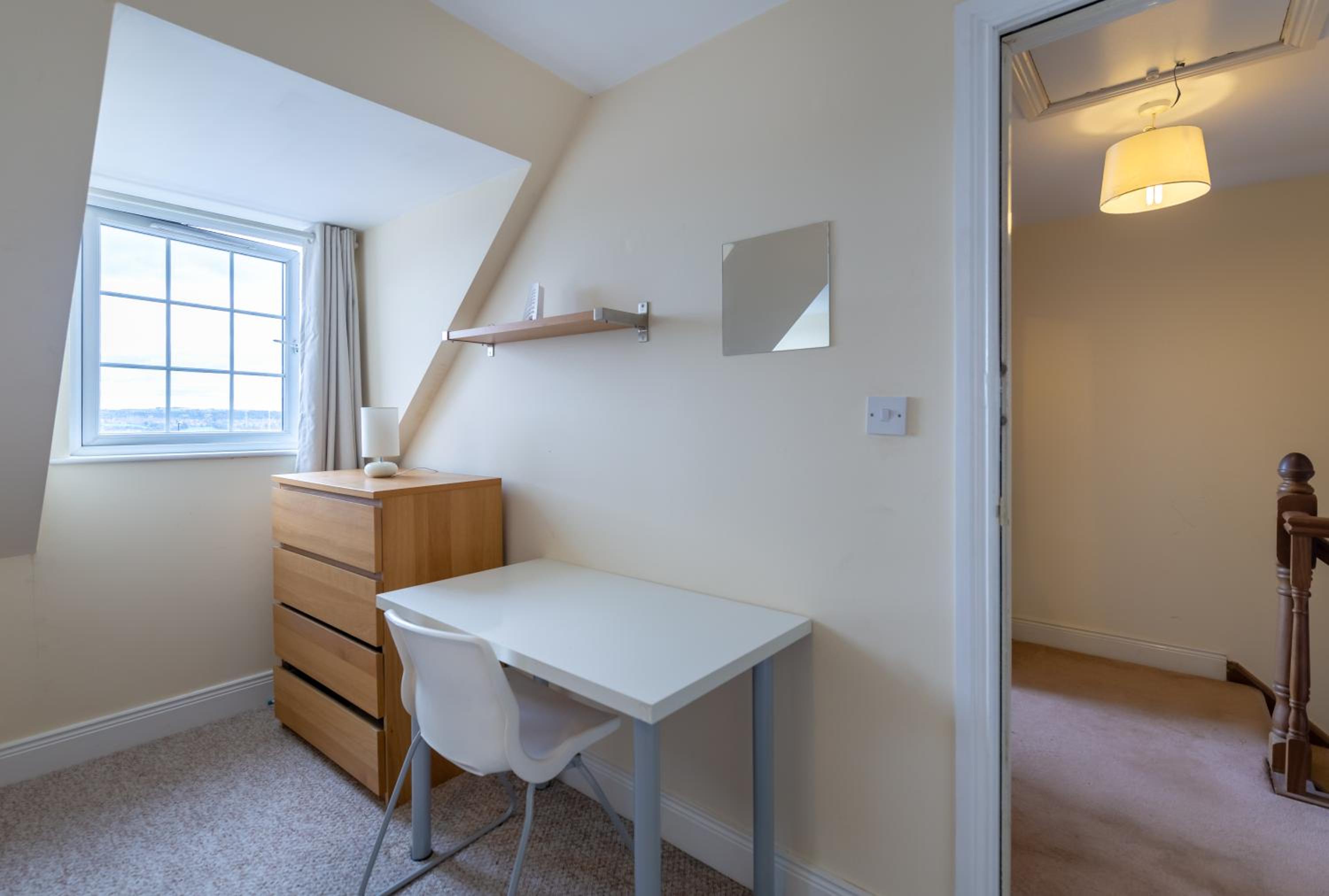 NEWCASTLE CITY CENTRE TOWN HOUSE free parking and wifi view 2