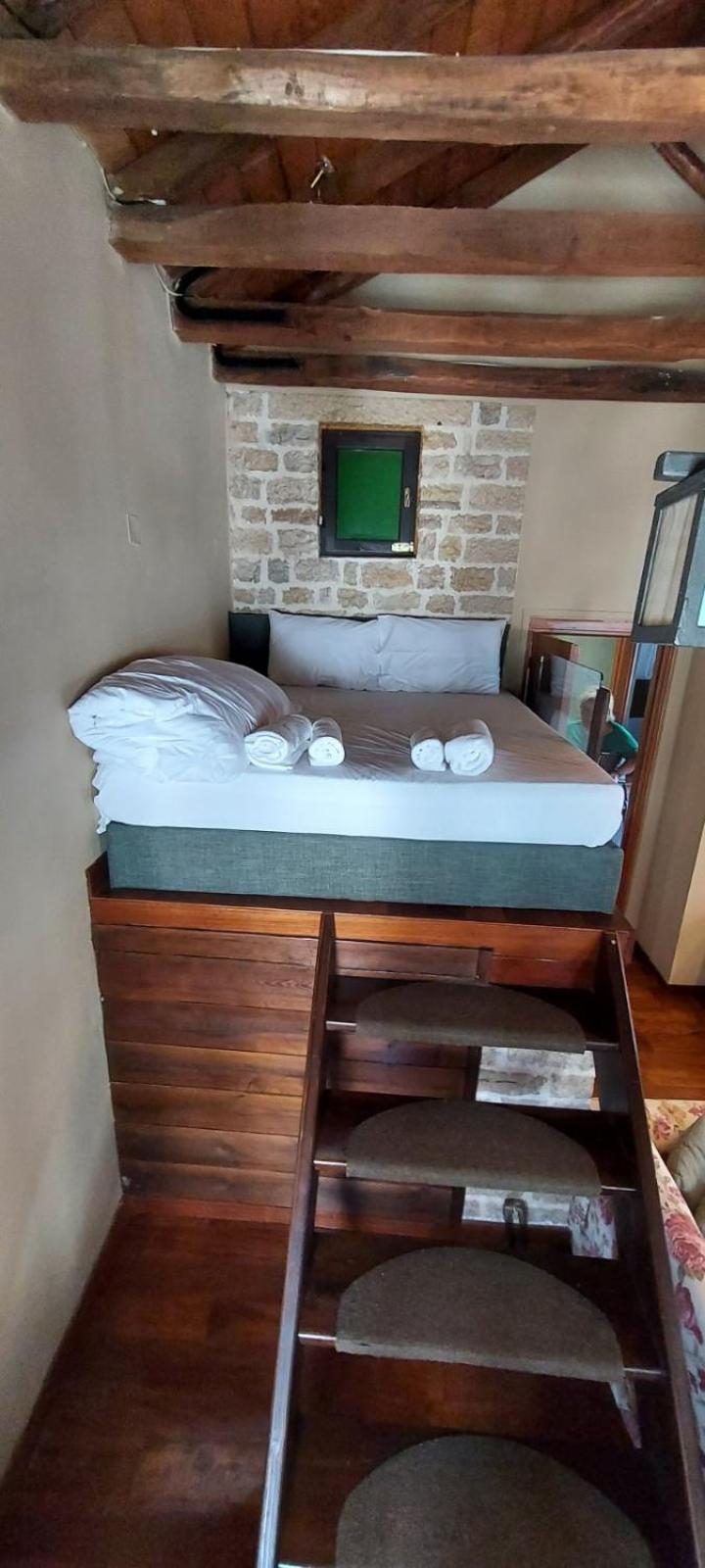 Photo 56