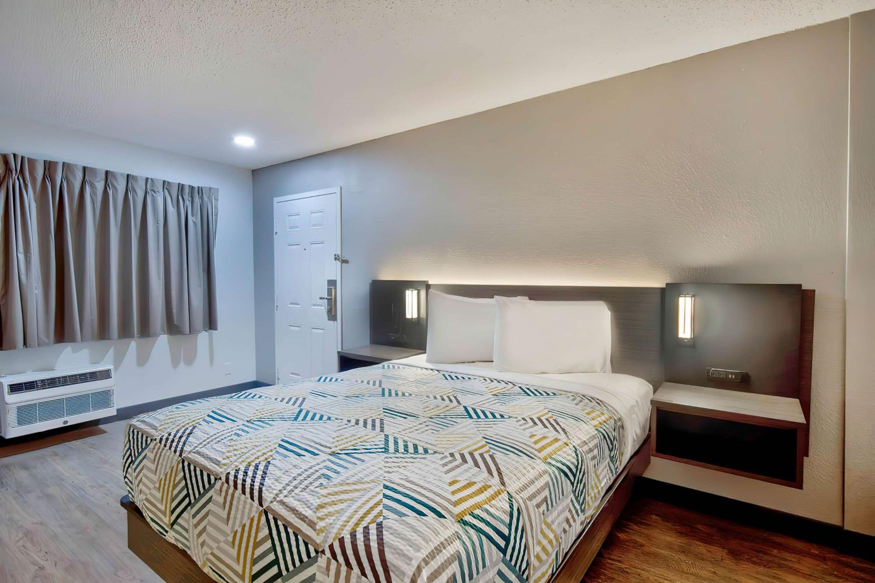 Vallejo Vacations - Motel 6-Vallejo, CA - Six Flags West - Property Image 9