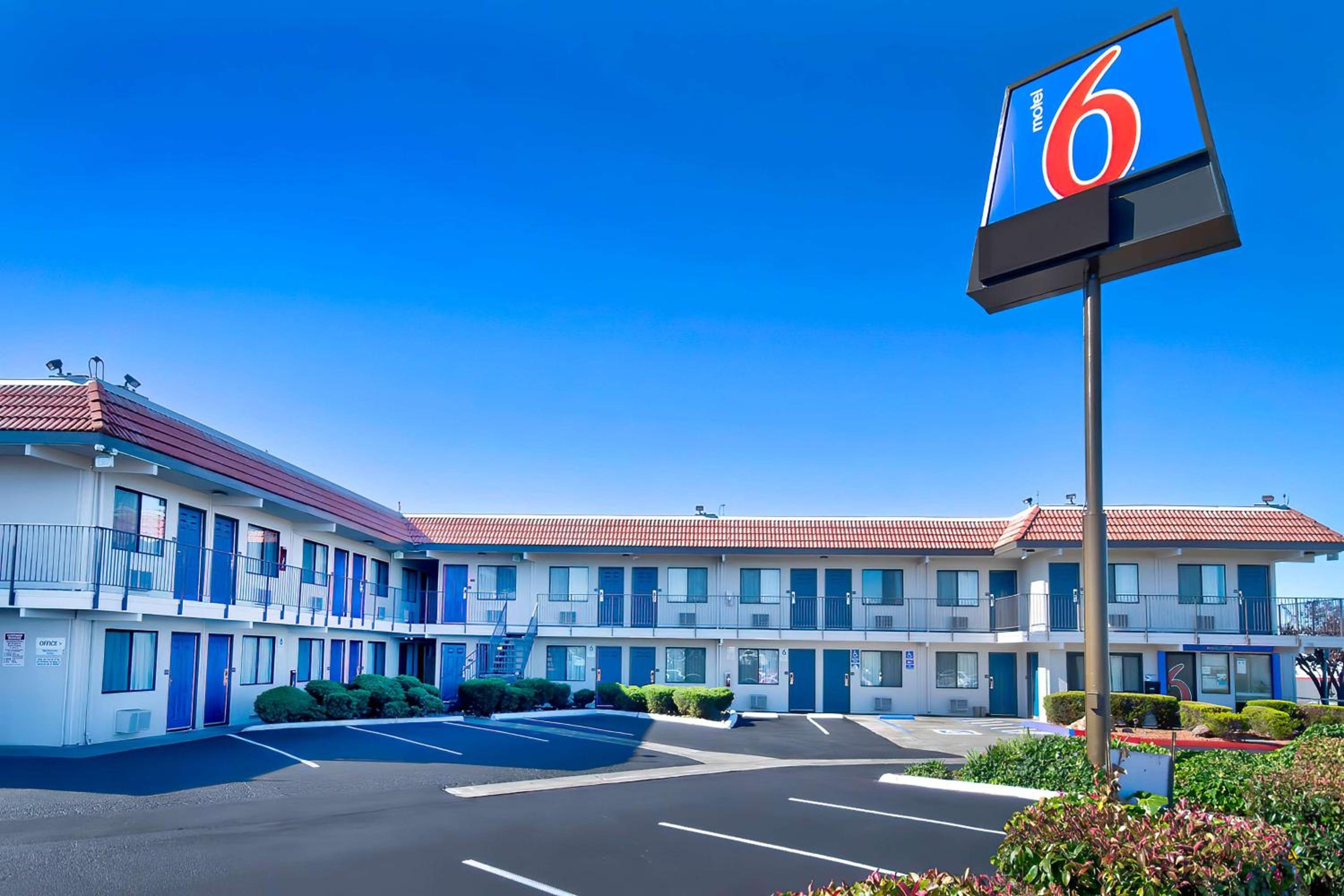 Vallejo Vacations - Motel 6-Vallejo, CA - Six Flags West - Property Image 5