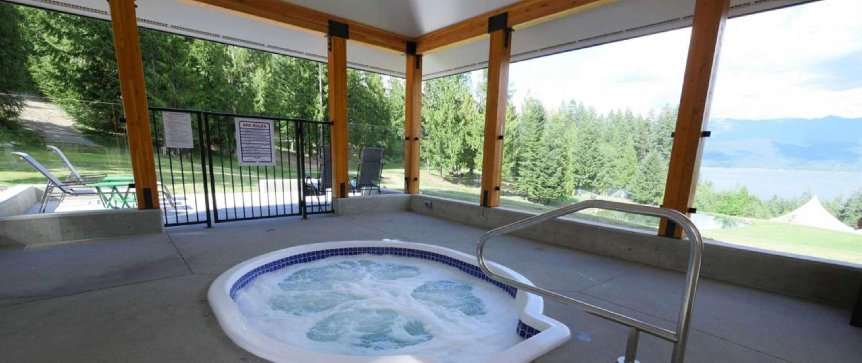 Kootenay Lakeview Resort BW Signature Collection