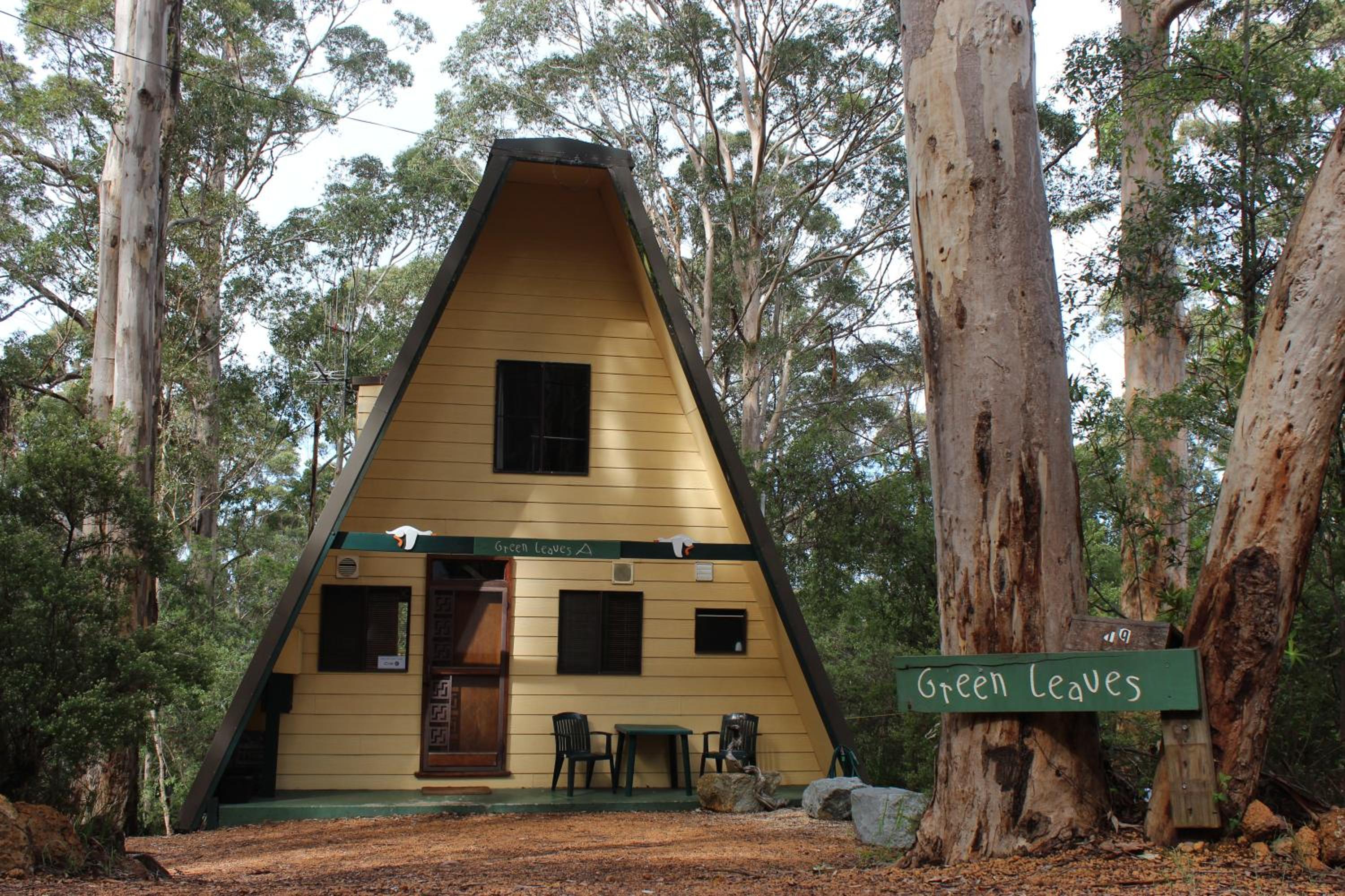 Green Leaves Cabin