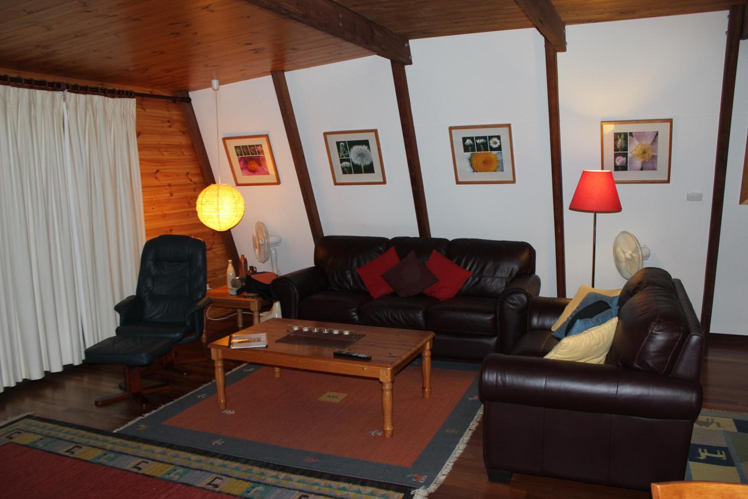 Green Leaves Cabin