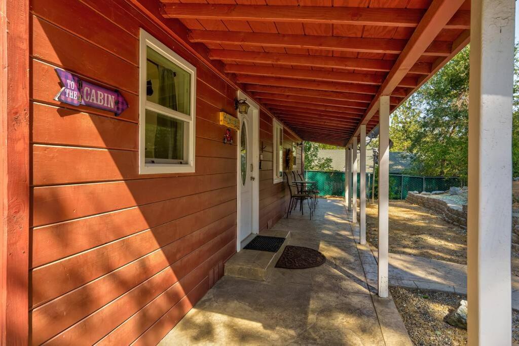 Acorn Cabin - Charming Place, Your getaway to Yosemite, Bass Lake view 5