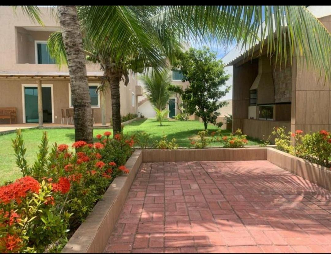 Excelente casa com Piscina