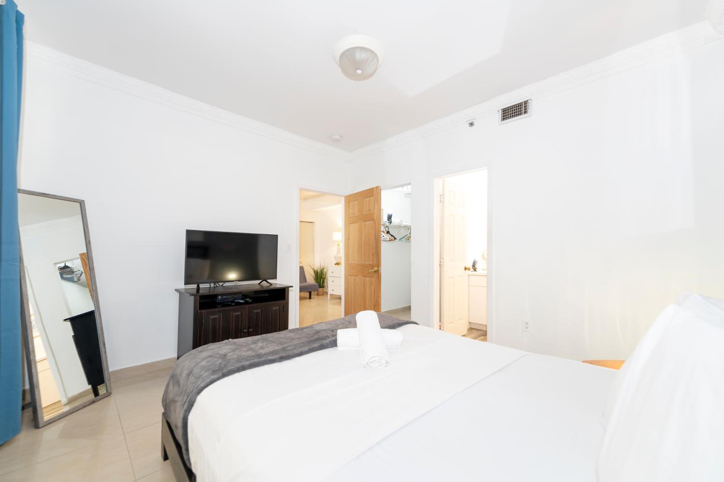 Apartments on Ocean Drive view 2