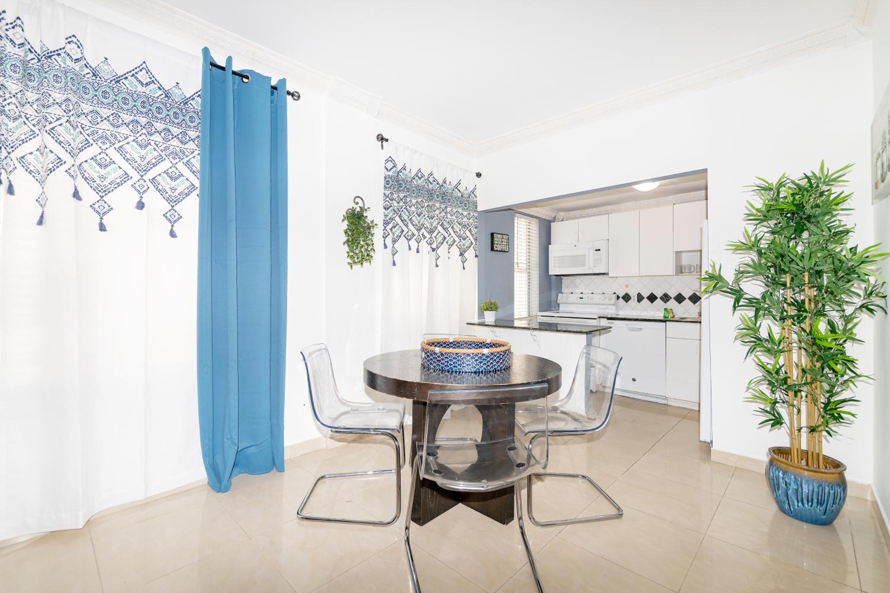 Apartments on Ocean Drive view 5