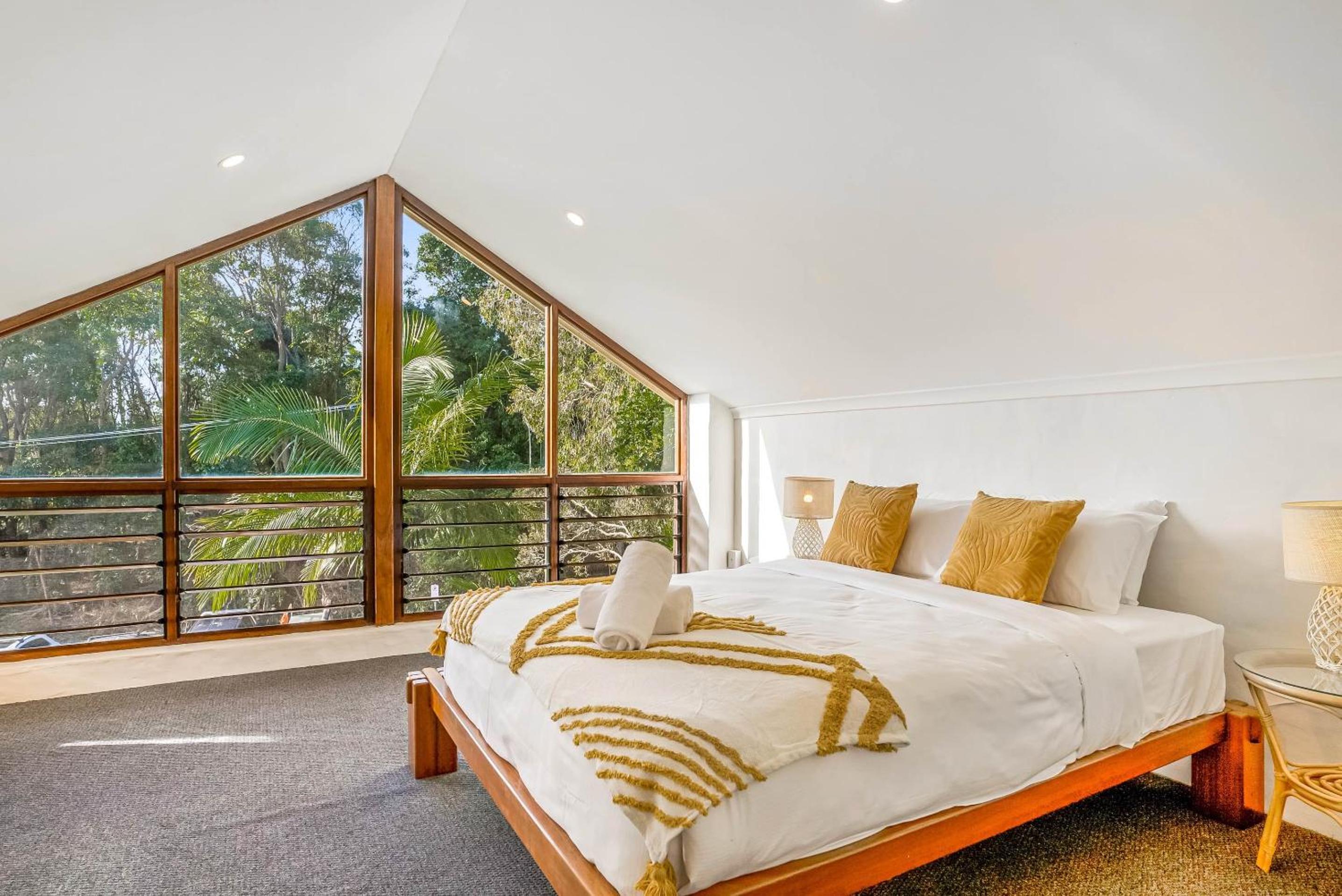 Fuller Holidays - The Rock Belongil Beach