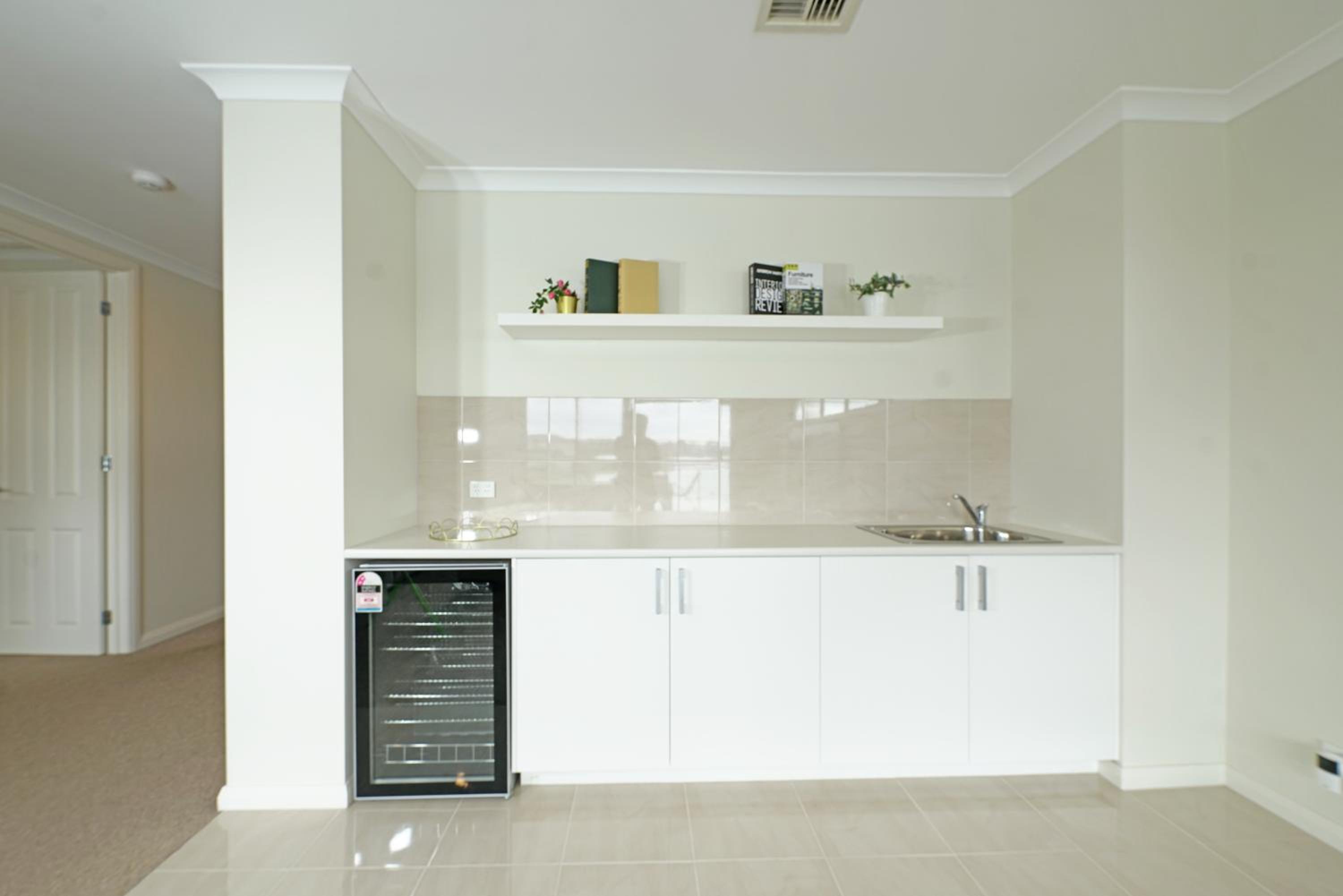 Luxury Waterfront Villa BBQ Cafe WiFi Great Views 5BRM