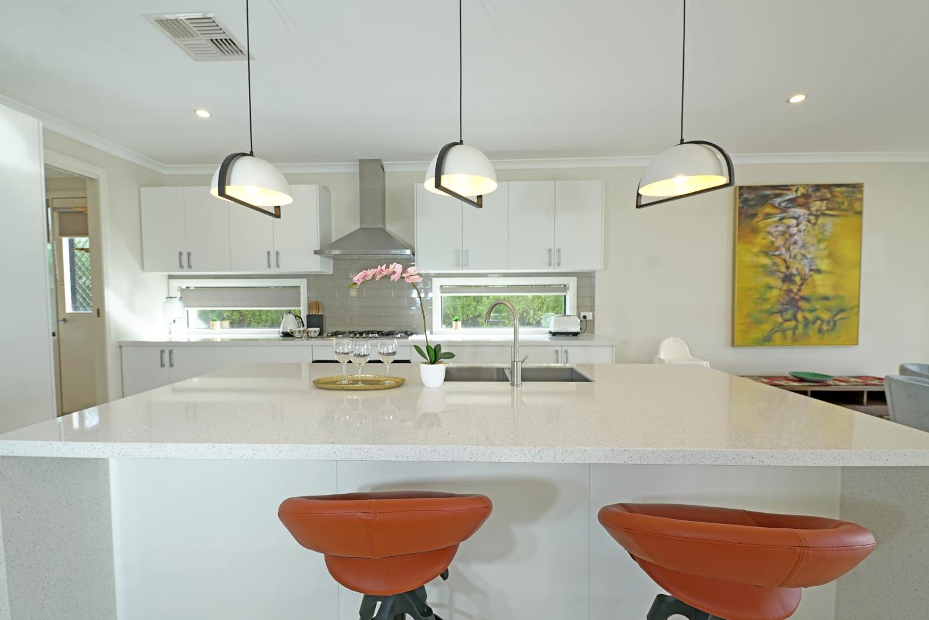 Luxury Waterfront Villa BBQ Cafe WiFi Great Views 5BRM