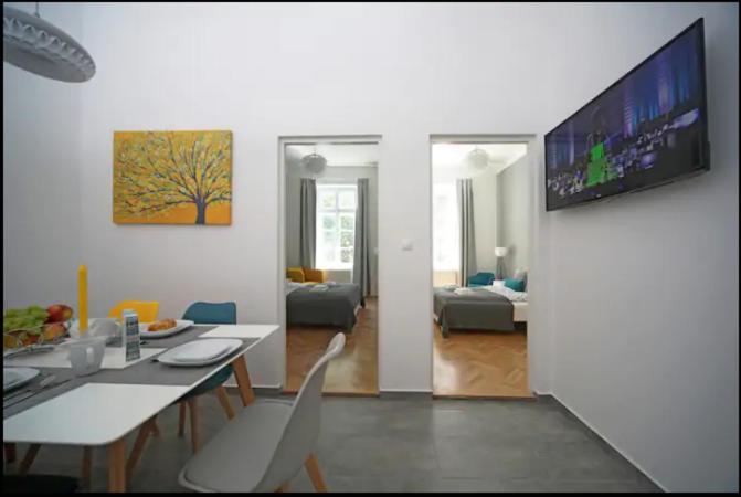 3bdr-2bath-3Ac design apt, central, secured parking, quiet