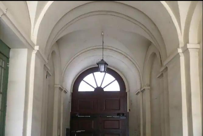 3bdr-2bath-3Ac design apt, central, secured parking, quiet