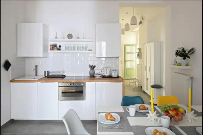 3bdr-2bath-3Ac design apt, central, secured parking, quiet