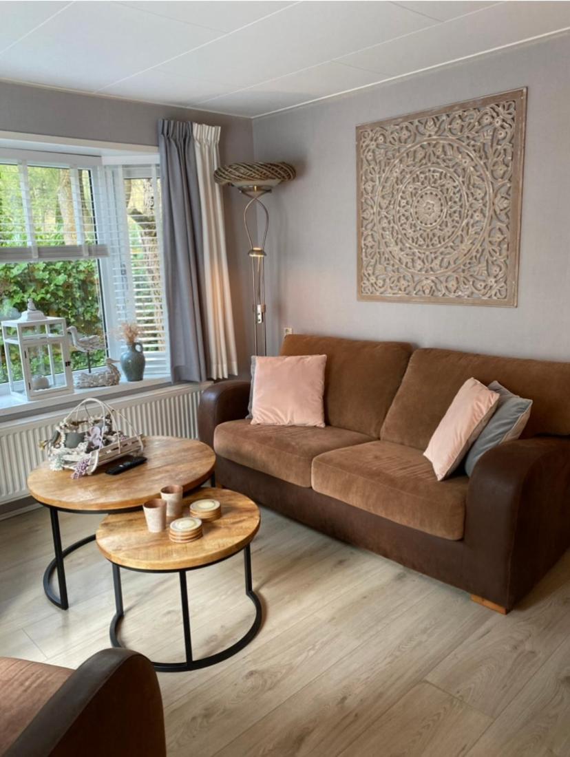 Luxe Chalet met prachtig terras op de Veluwe , veel privacy view 5