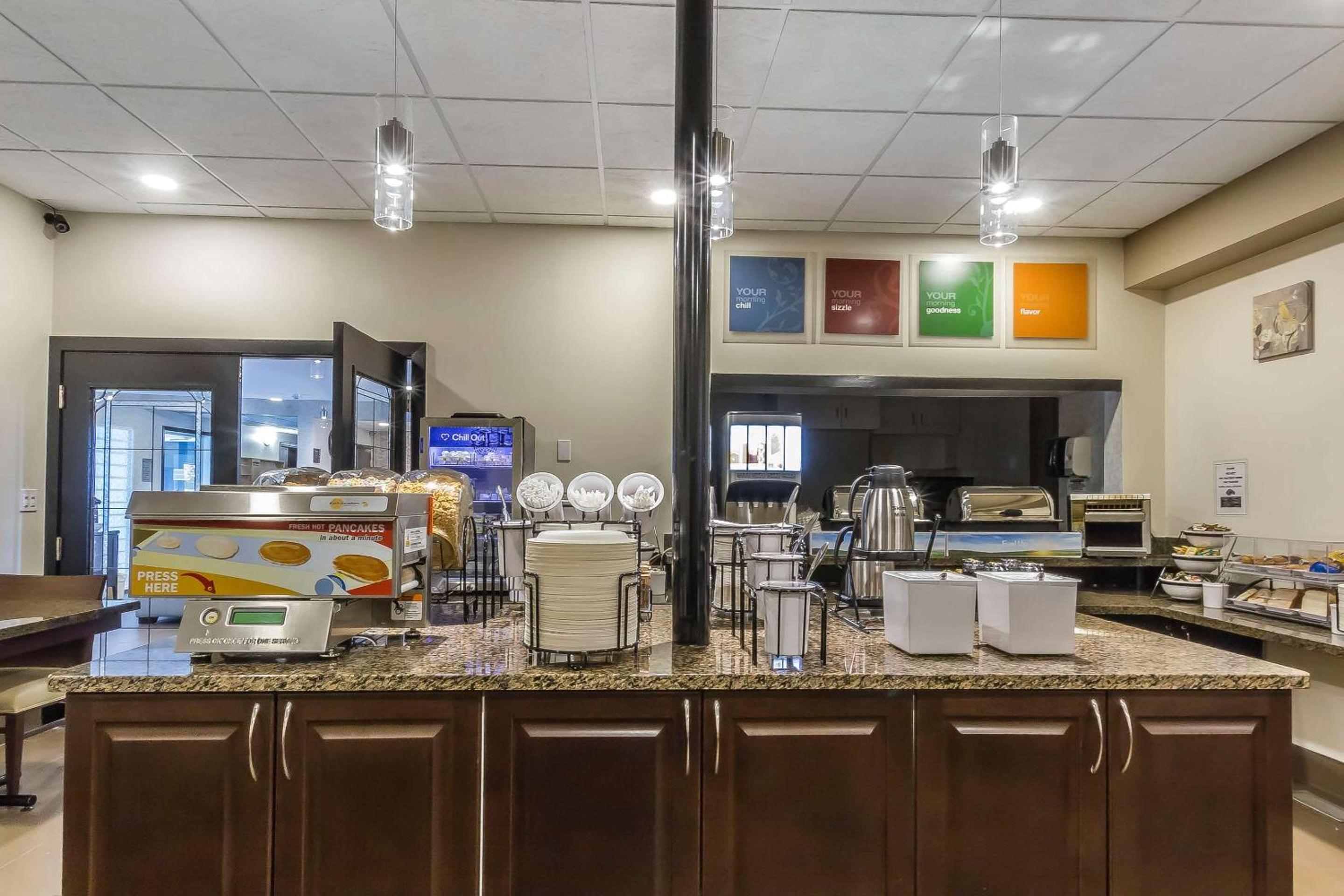 Medicine Hat Vacations - Comfort Inn  Suites - Property Image 5