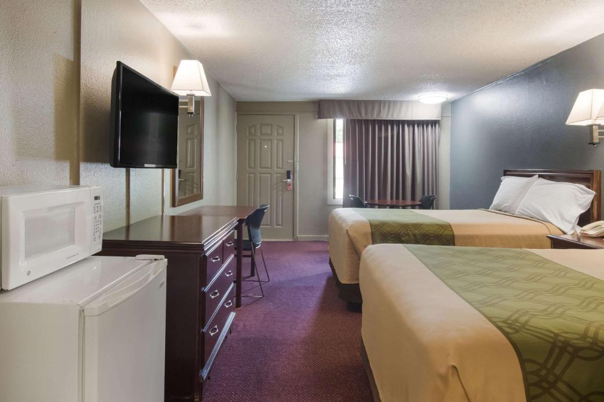 Econo Lodge Pittsburgh I-79