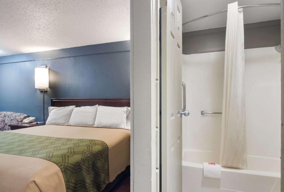 Econo Lodge Pittsburgh I-79
