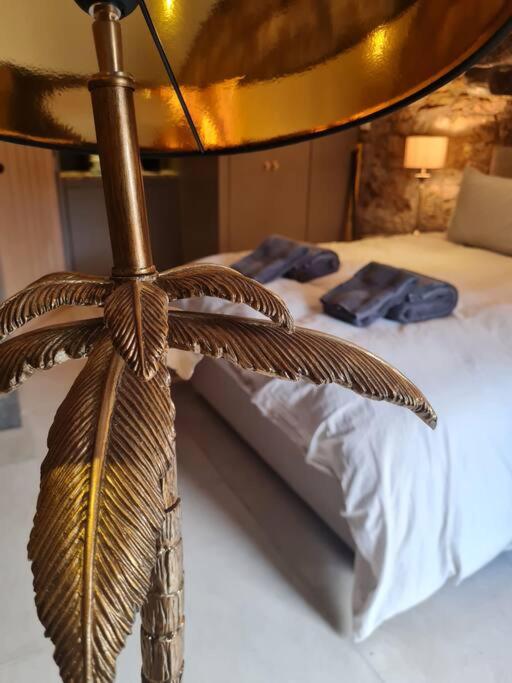 The Undercoft stylish and elegant private studio at The Old Church House central Frome view 4
