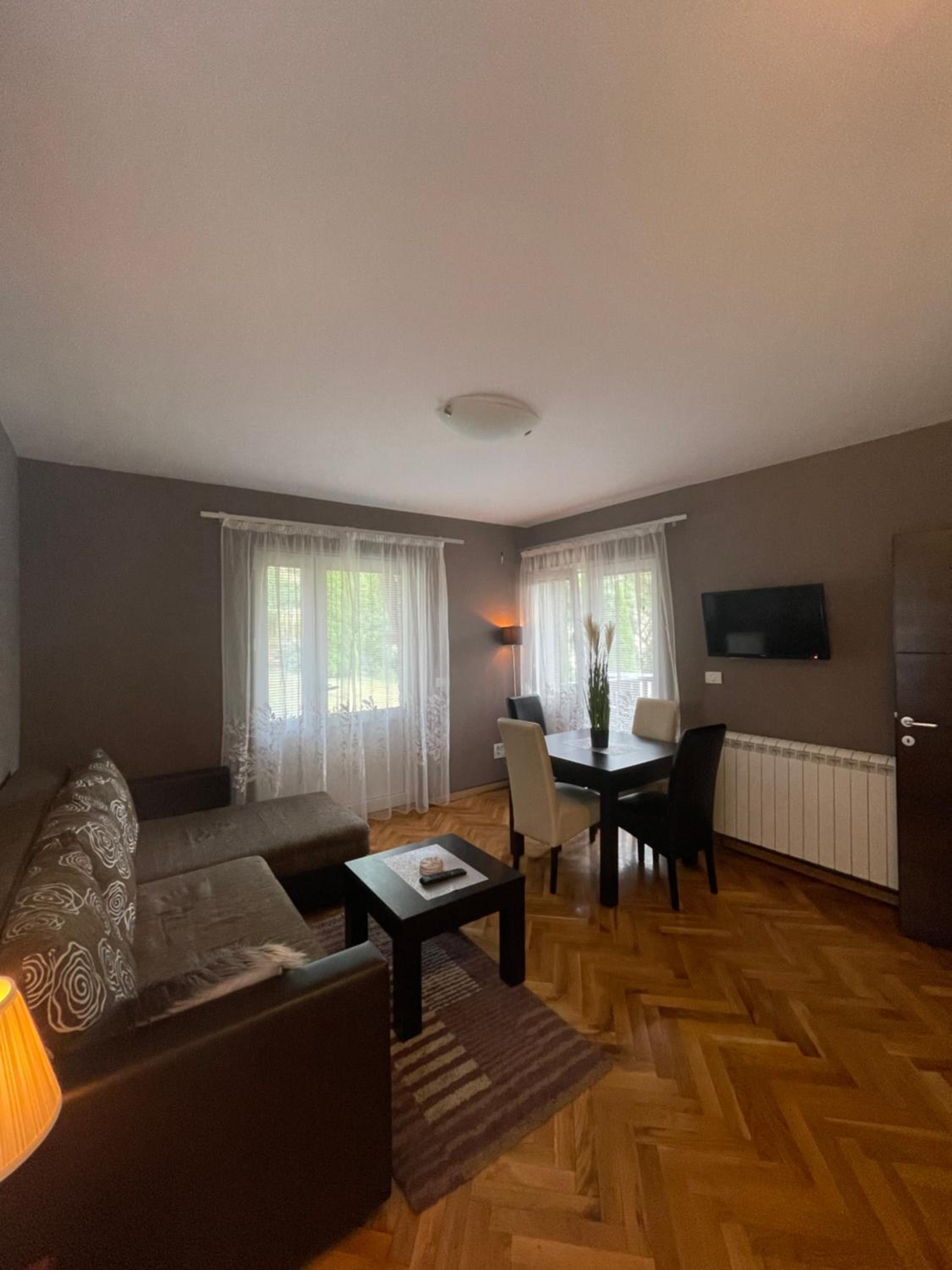 Silver Snowflake - Apartman sa dvoristem
