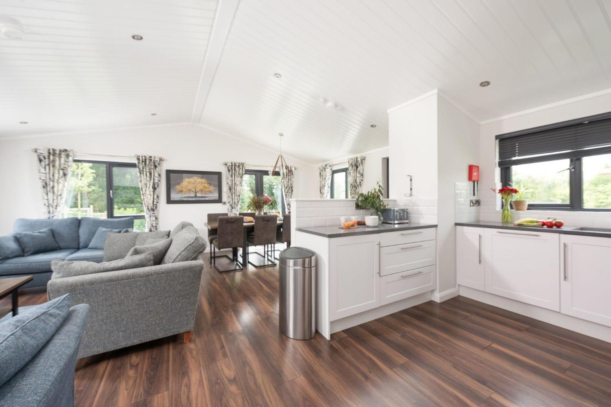 Blossom Lodge, 1 Roadford Lake Lodges view 4