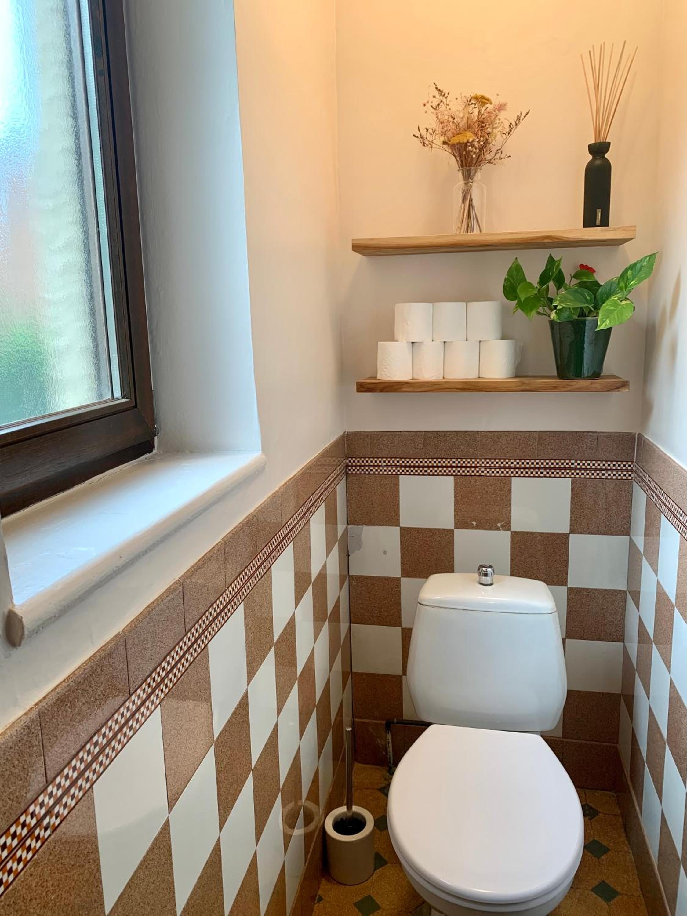 Gezellige villa met houtkachel, sauna en zonnige tuin