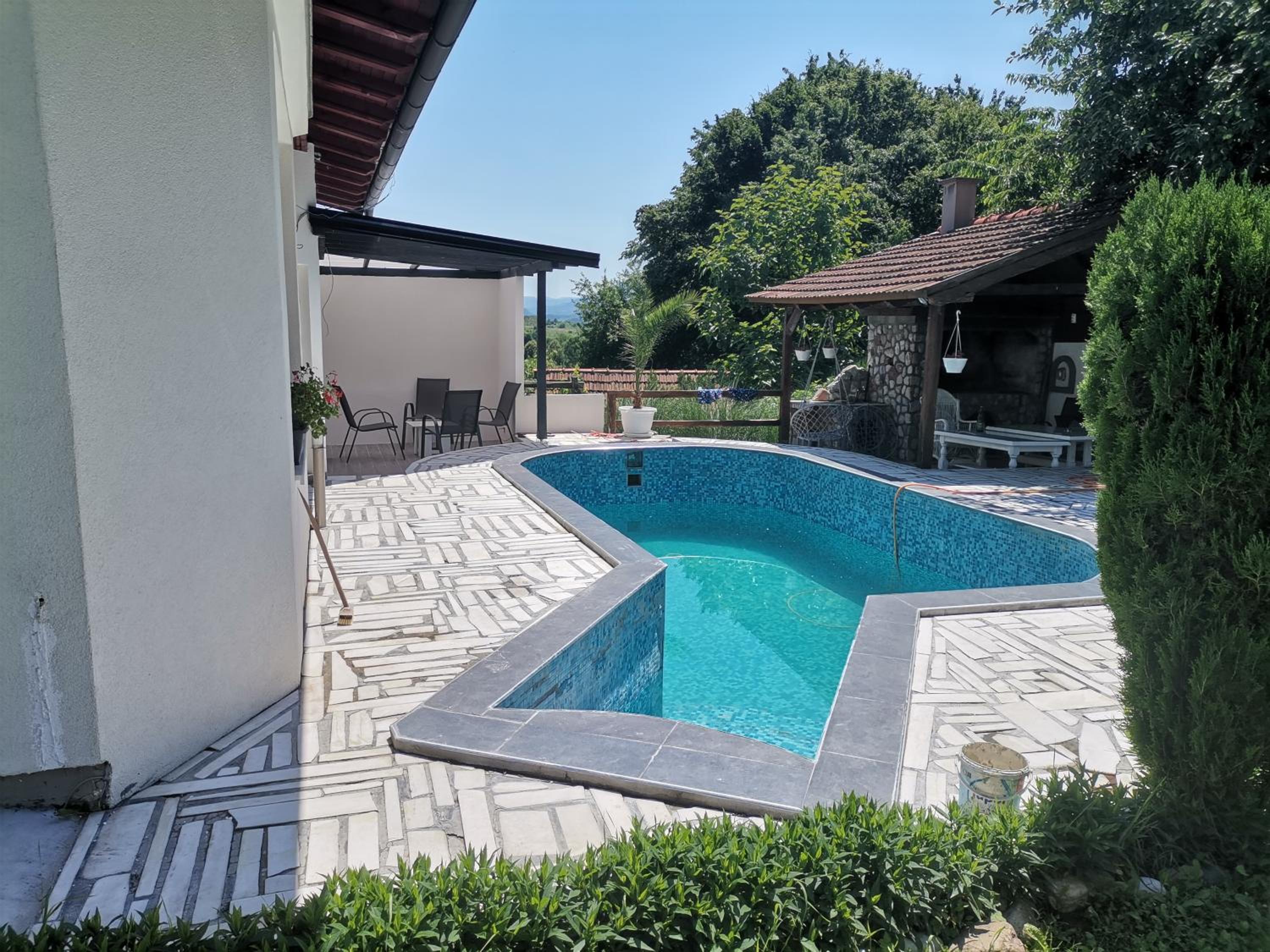 Garden- pool apartman
