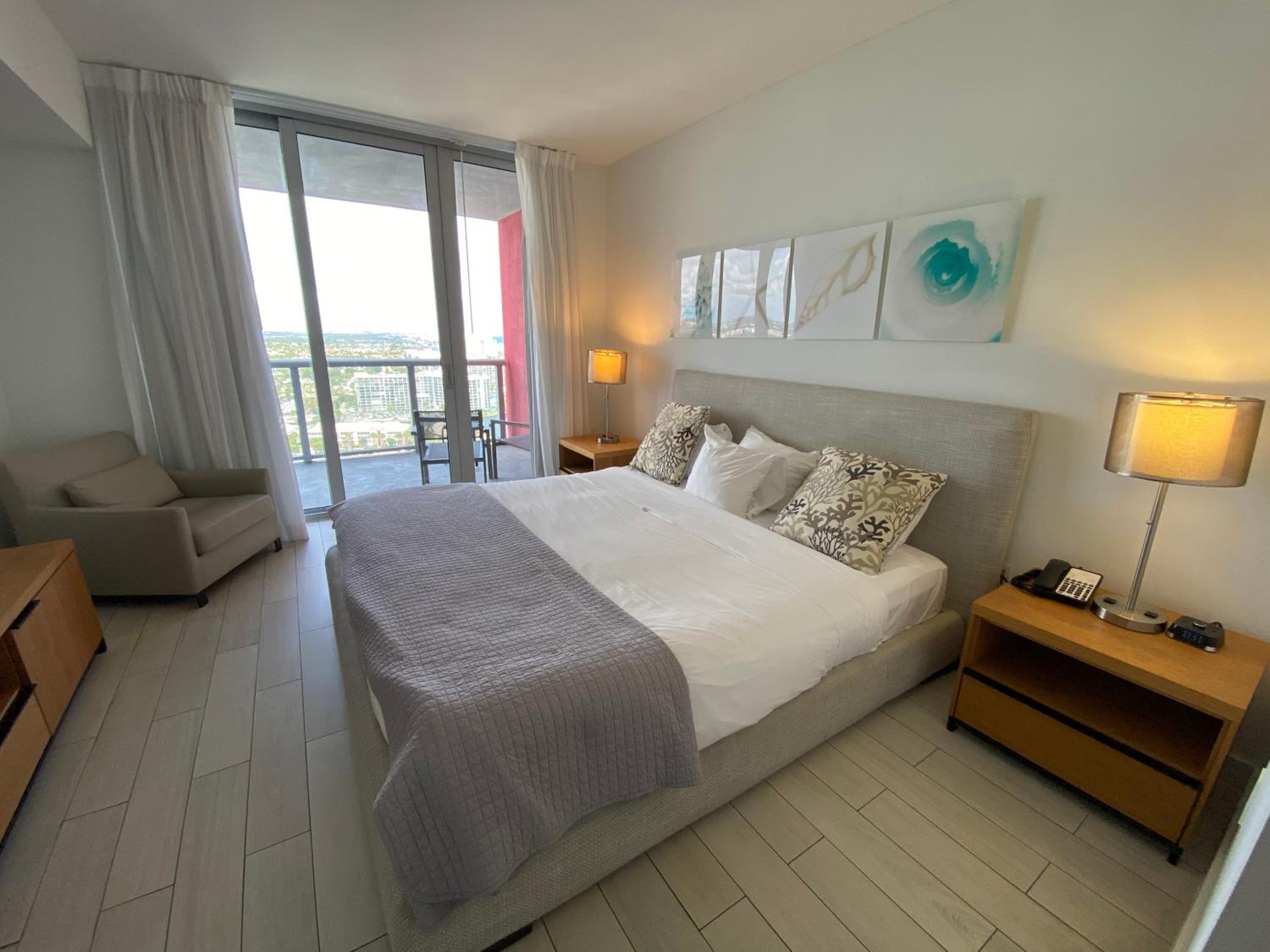 Boutique-Style Miami Apt, Comfort, Design & Sea View -26A view 4
