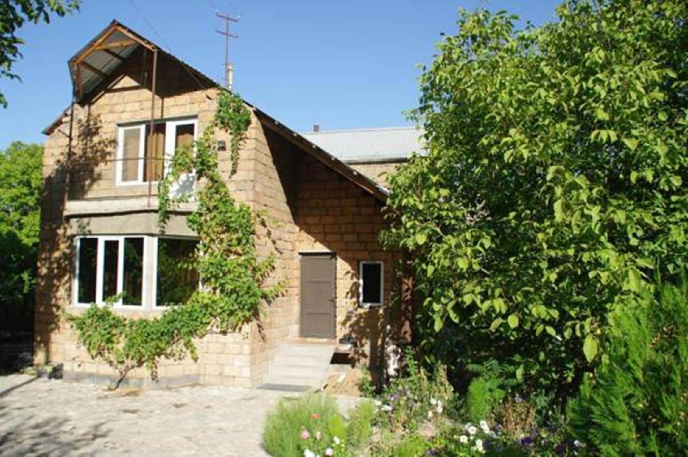 Areni House B&B