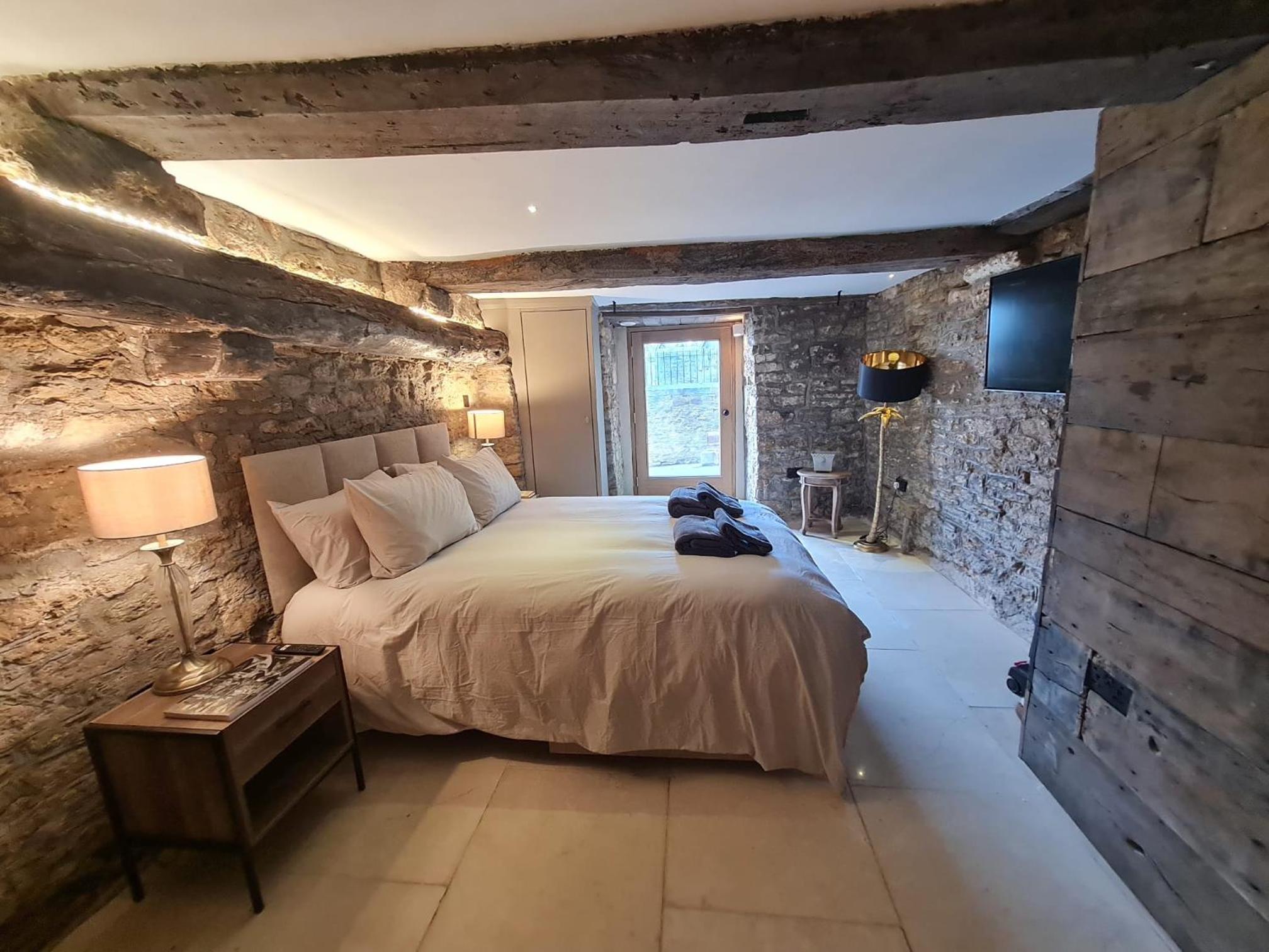 The Undercoft stylish and elegant private studio at The Old Church House central Frome view 3