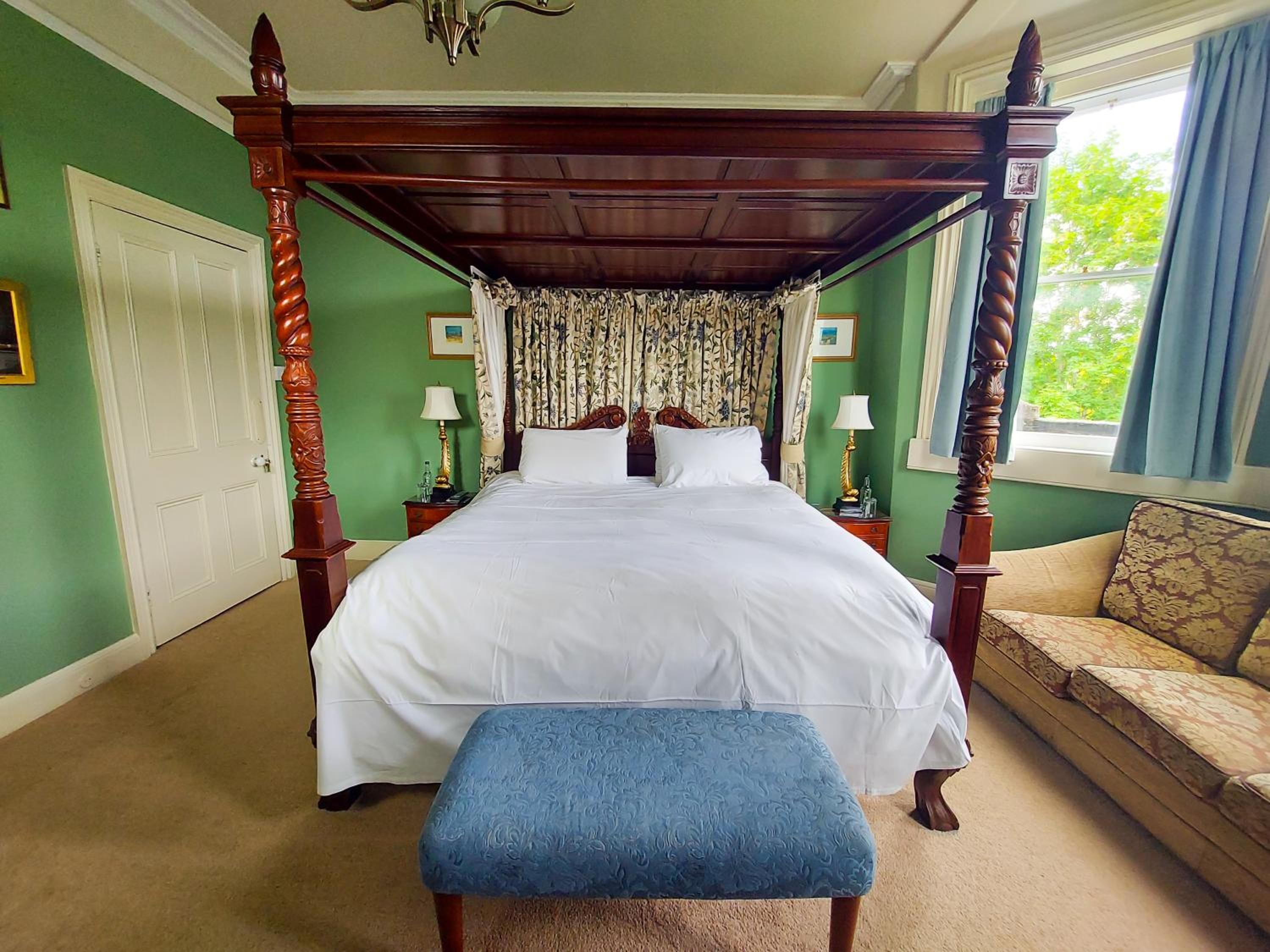 Grosvenor Villa