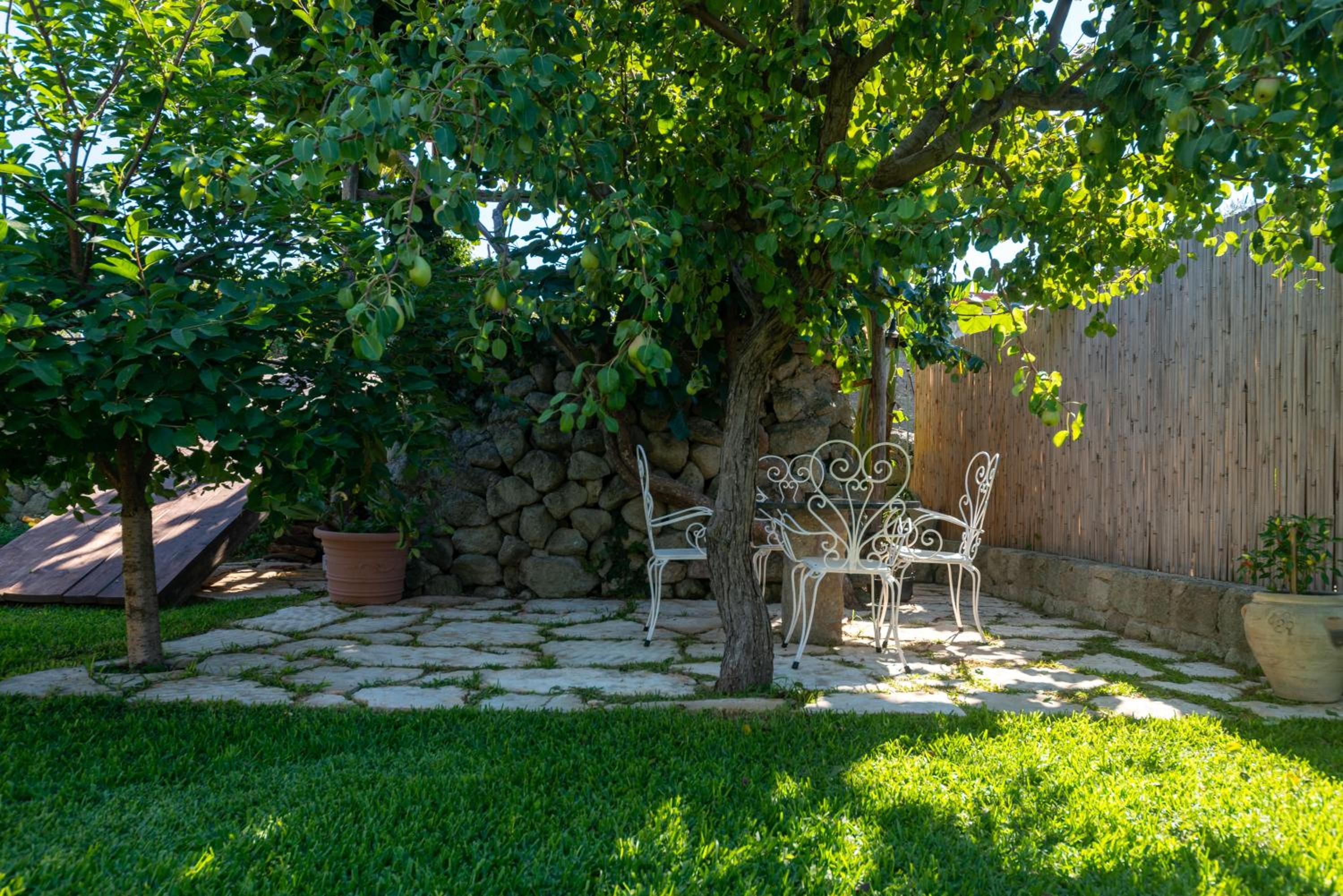 Villa Il Mandorlo with garden and terrace in Forio d'Ischia view 4