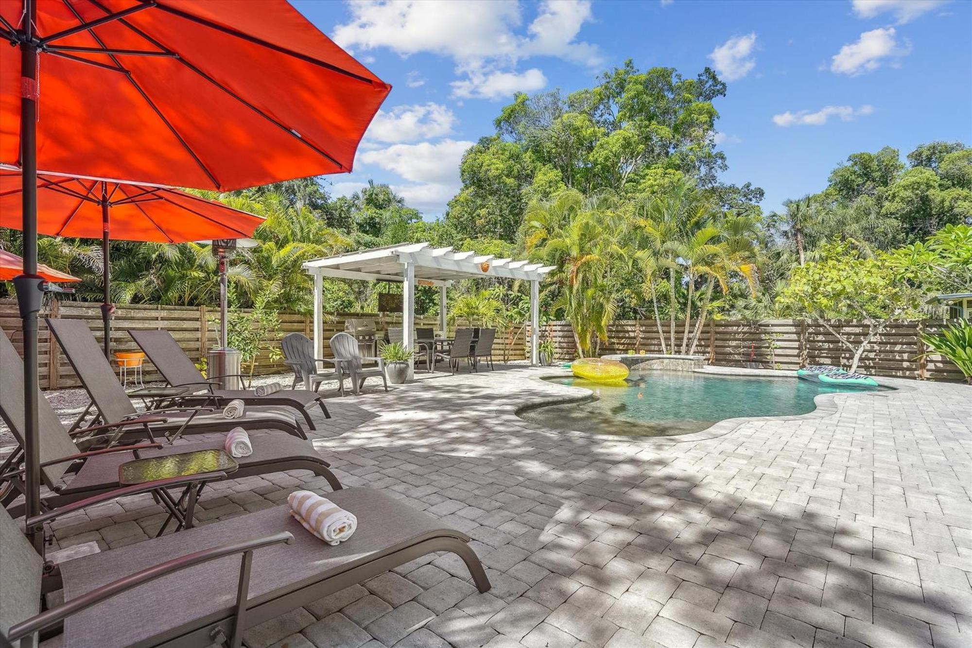 Sapphire Shores - Sarasota Bungalow w/ Heated Pool and Backyard Oasis view 5