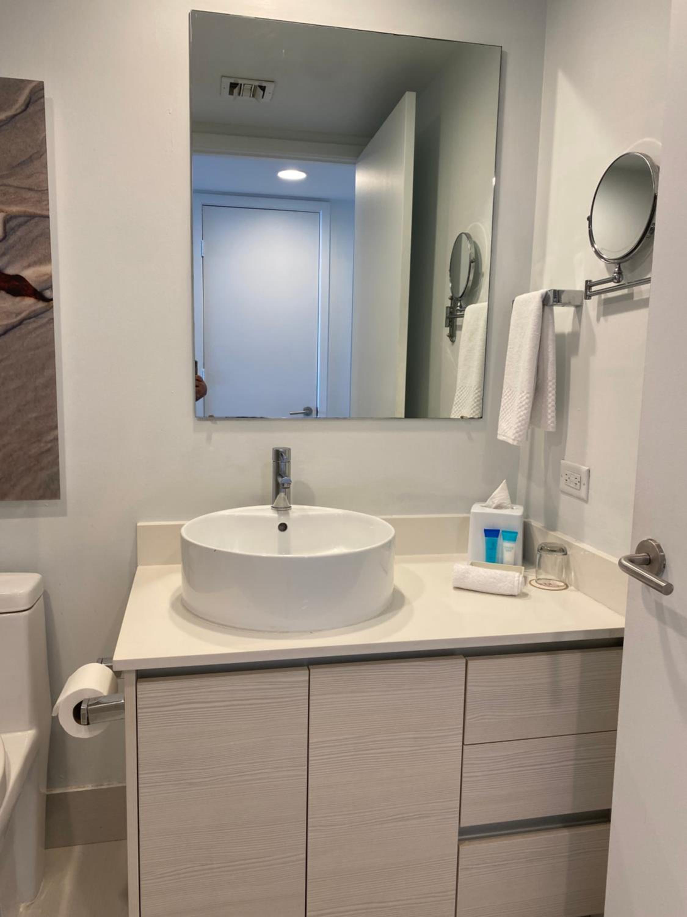 Miami Beach Glam, Ocean Views & Elegance -28B