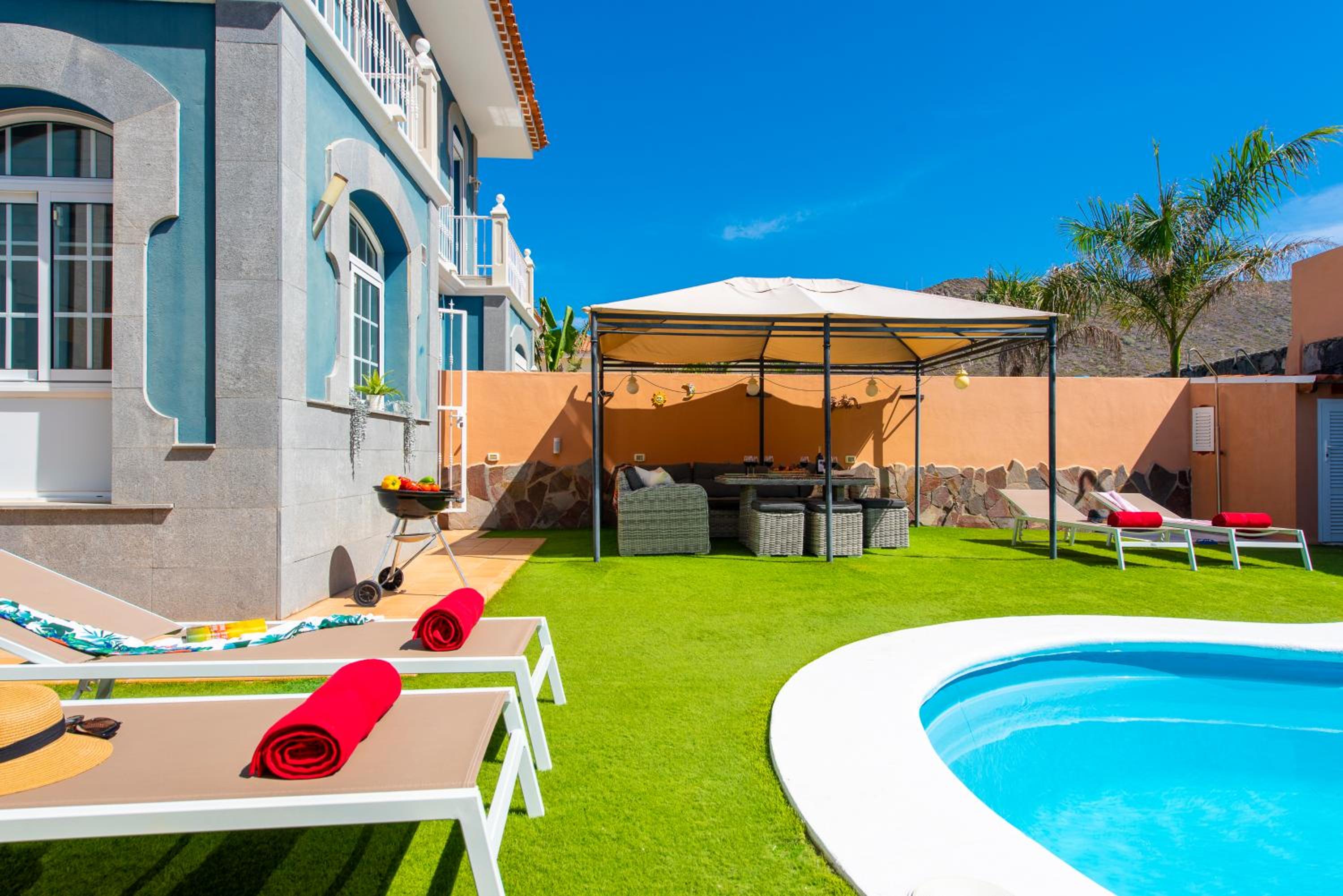 VILLA MELYNA Private Heated Pool