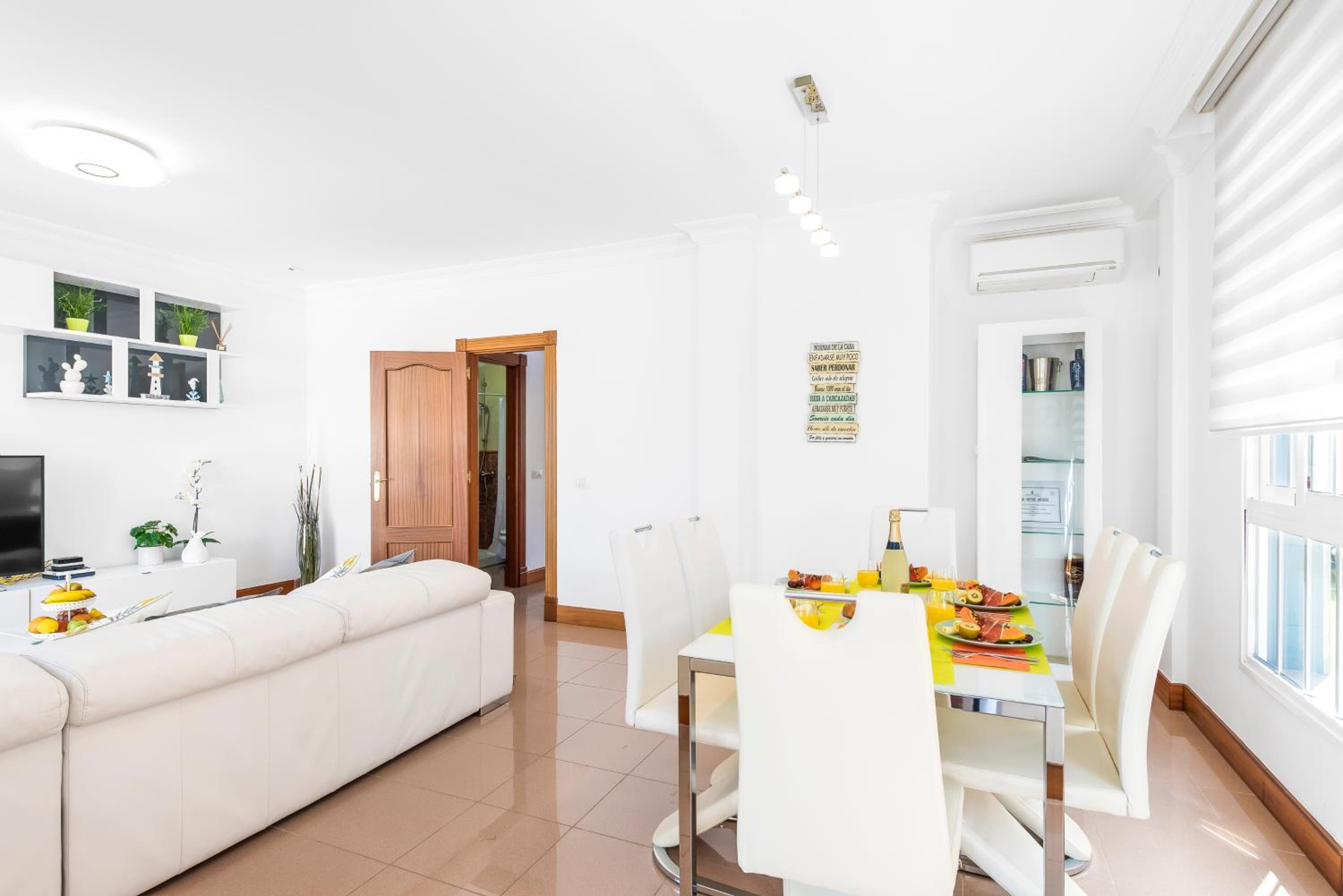 VILLA MELYNA Private Heated Pool