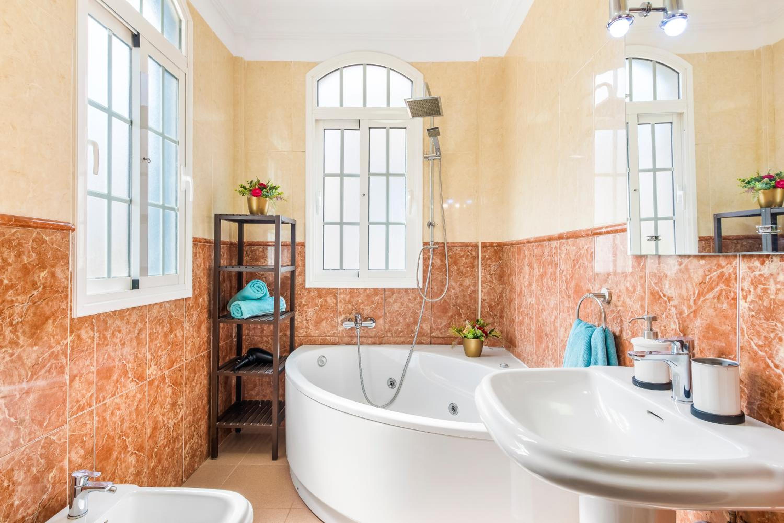 VILLA MELYNA Private Heated Pool