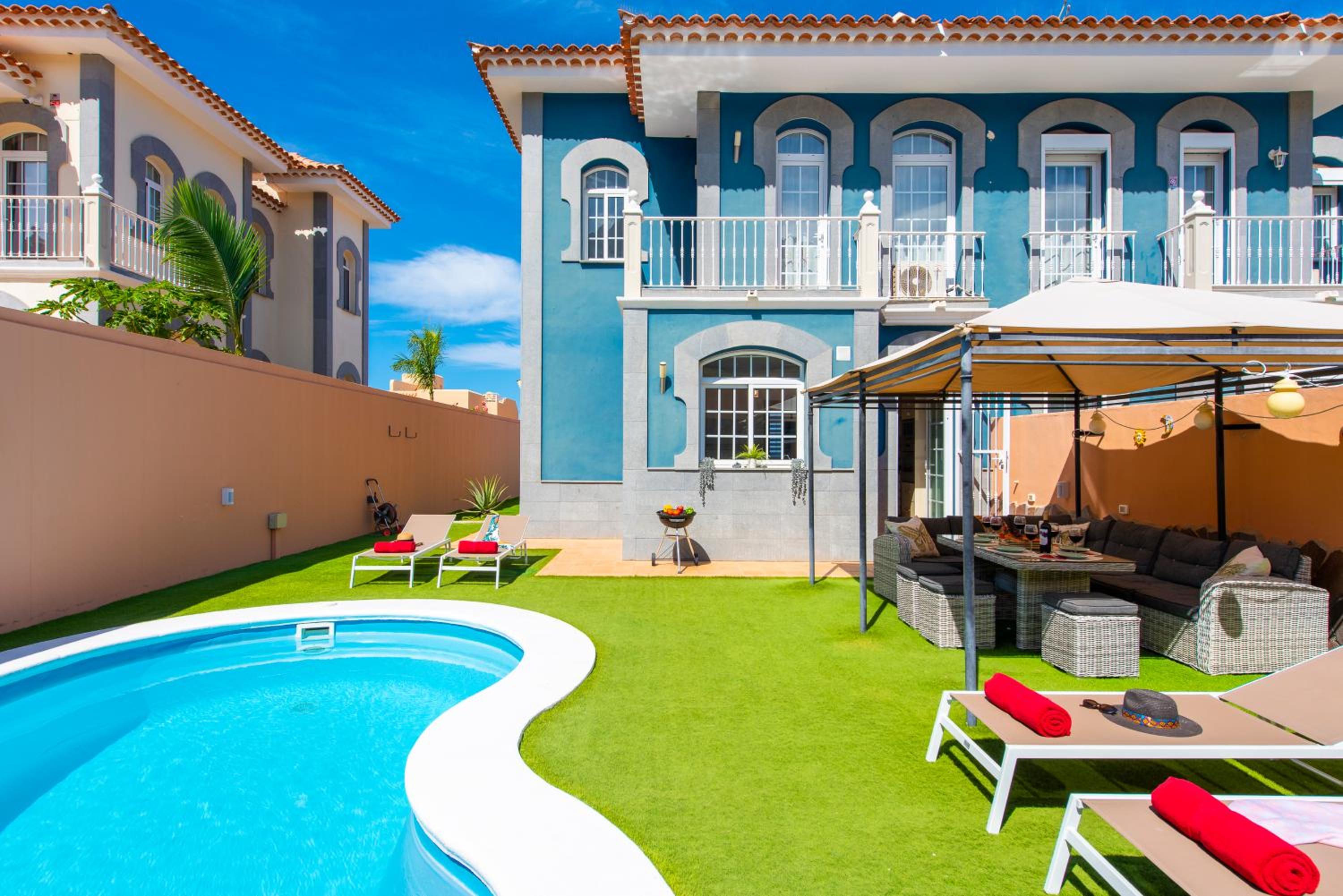 VILLA MELYNA Private Heated Pool