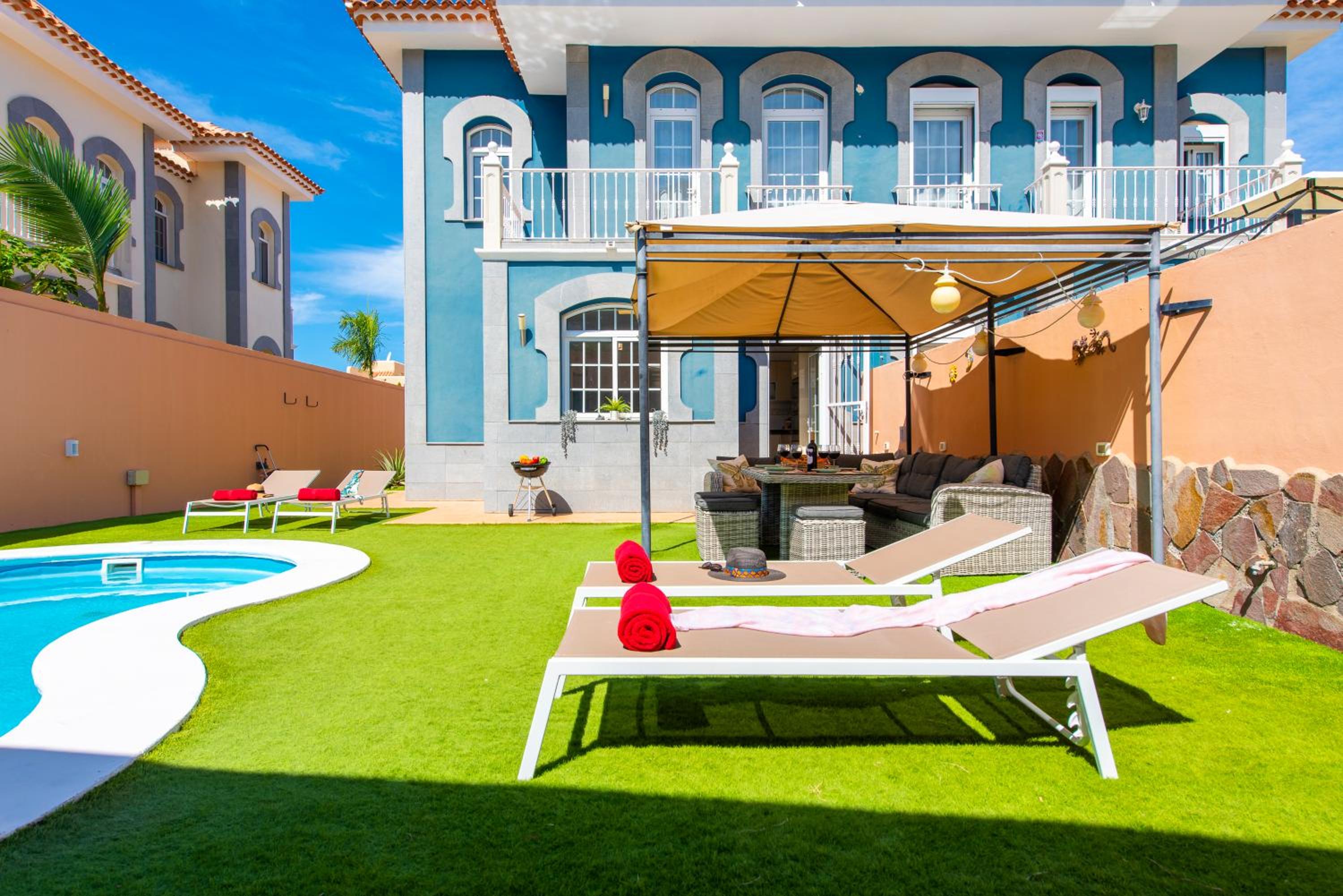 VILLA MELYNA Private Heated Pool