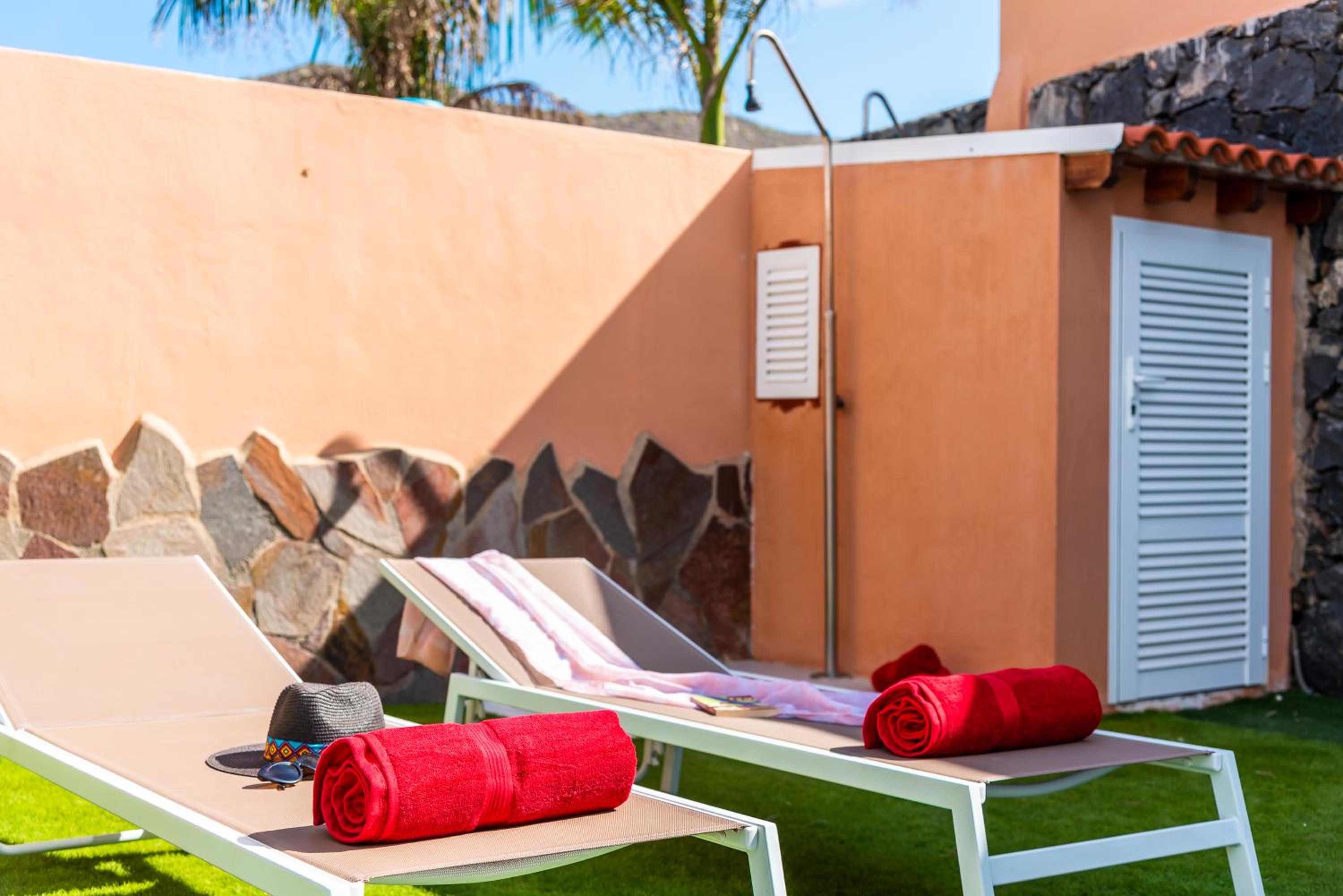 VILLA MELYNA Private Heated Pool
