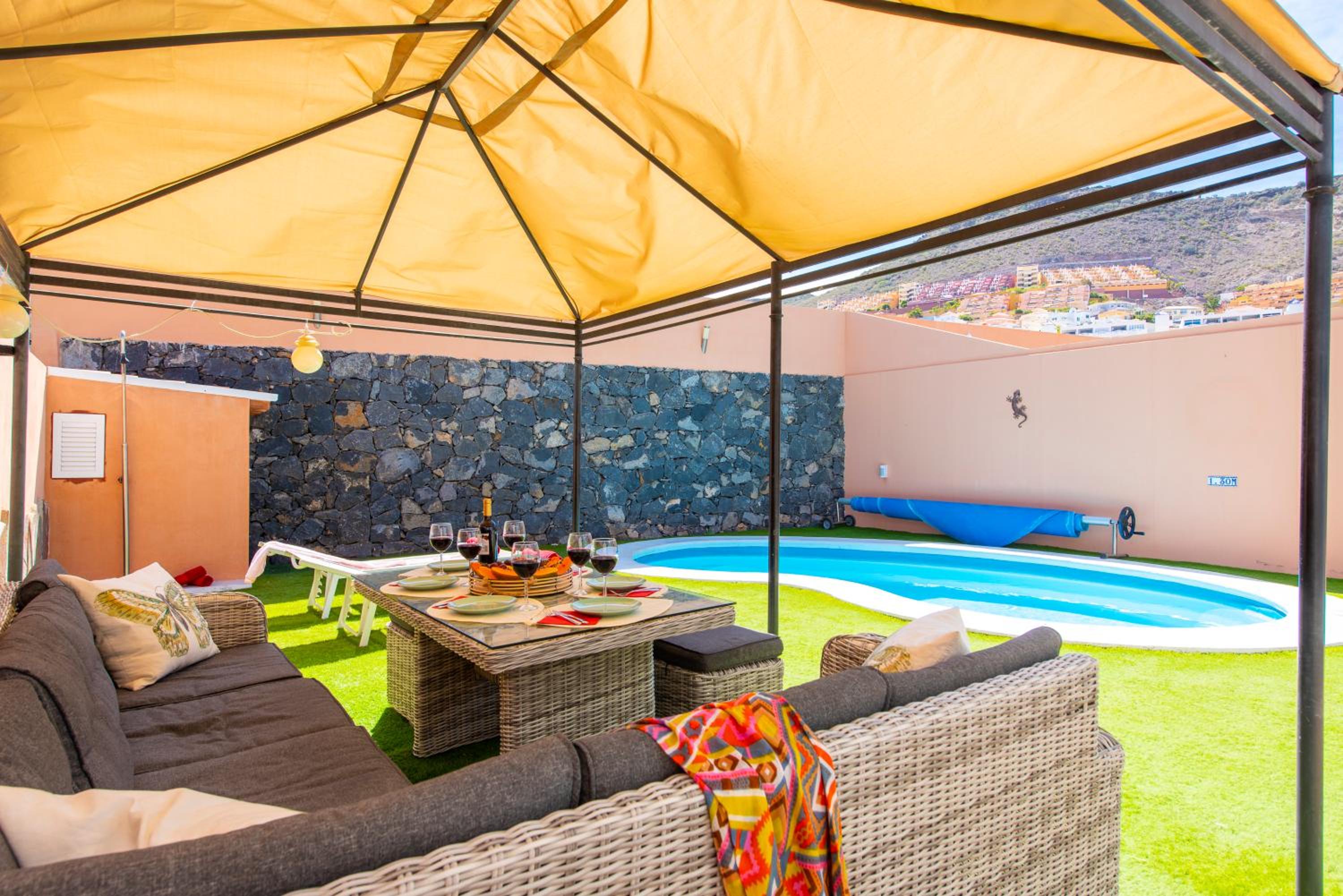 VILLA MELYNA Private Heated Pool