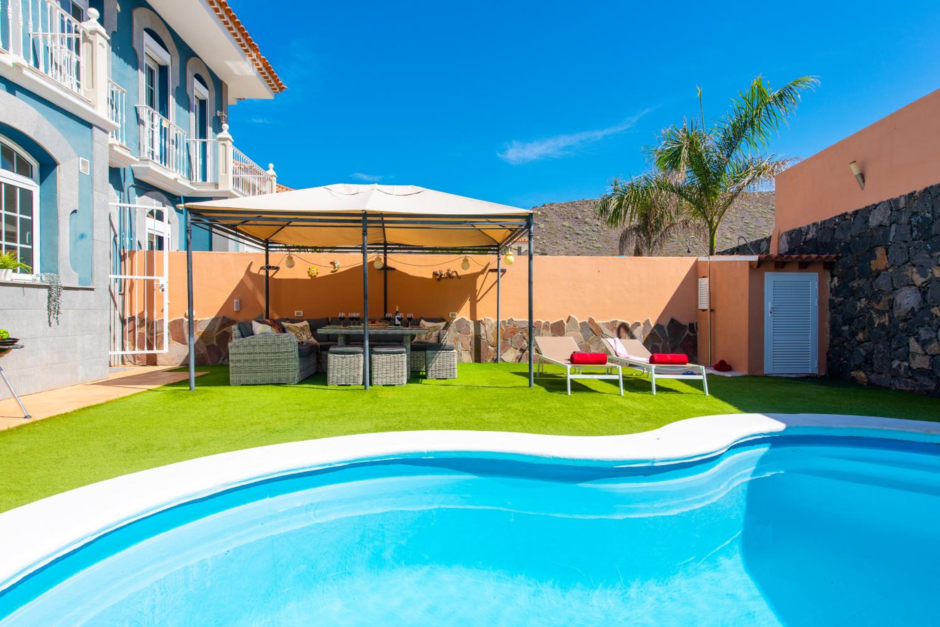 VILLA MELYNA Private Heated Pool