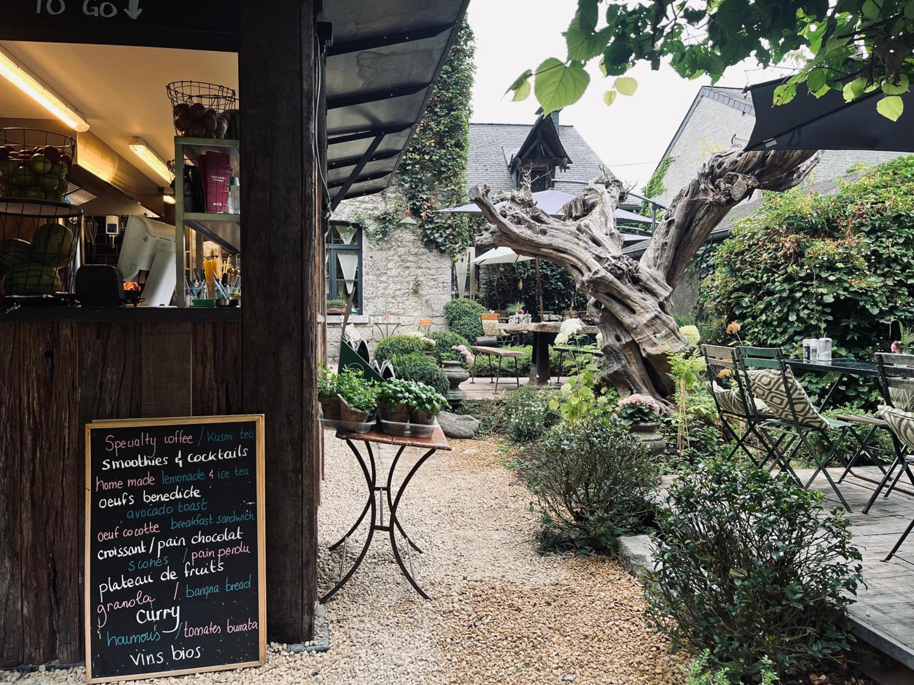 Édouard Garden Café Guest Room