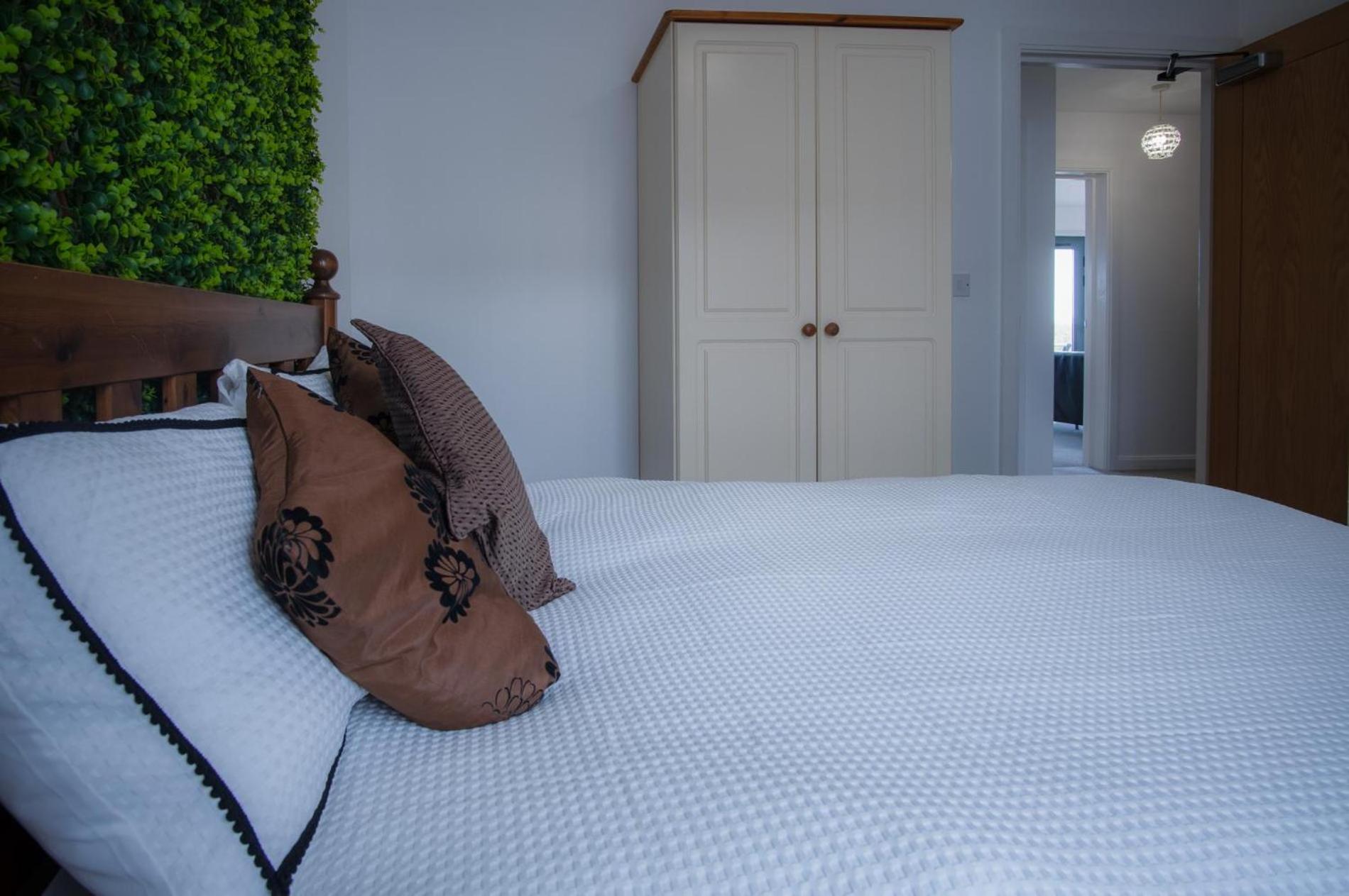 Maritime Quarter - 2 Bedroom Apartment - SA1 Beach Front Fishermans Way view 4
