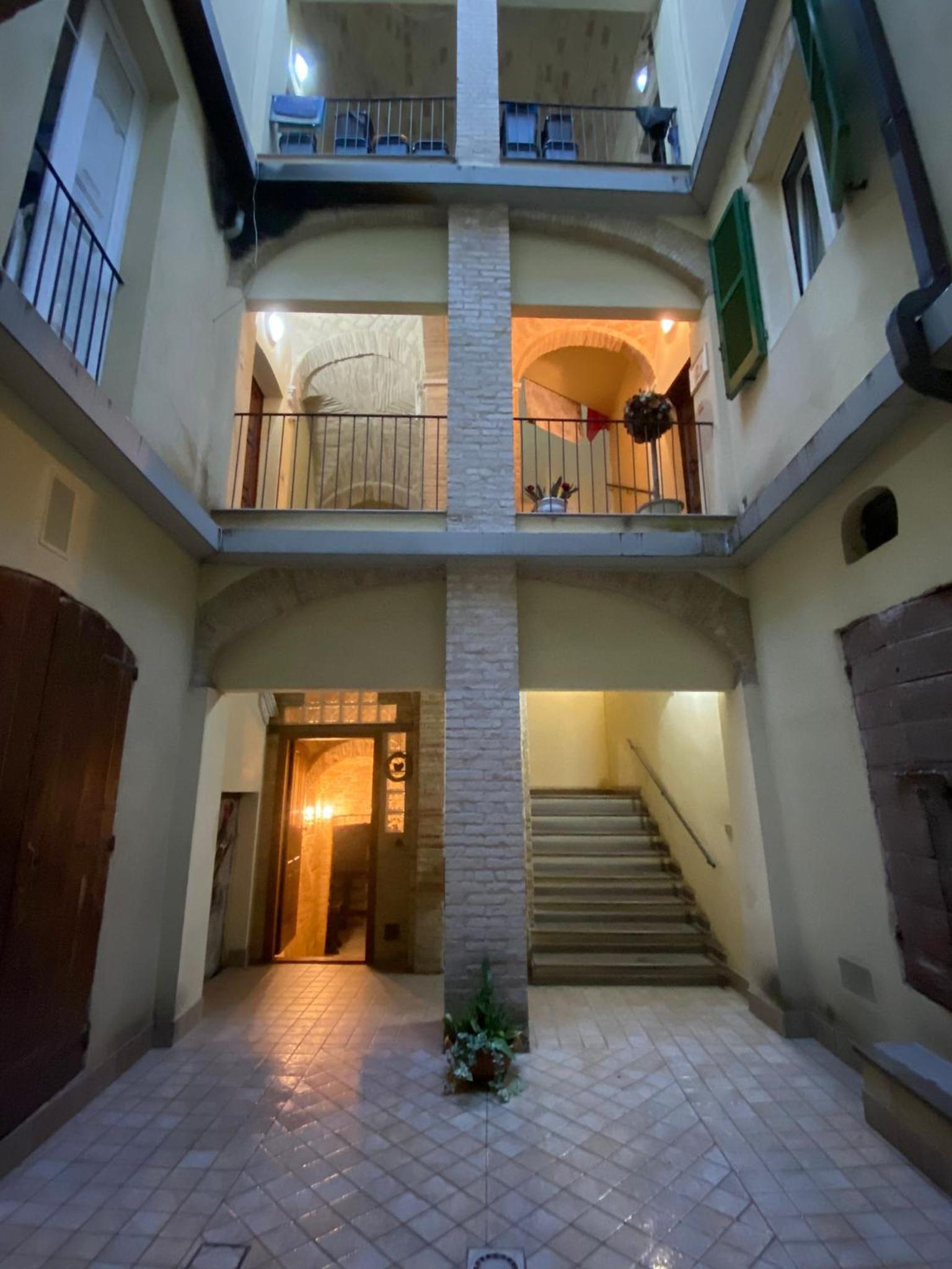 Le tre scimmiette view 2