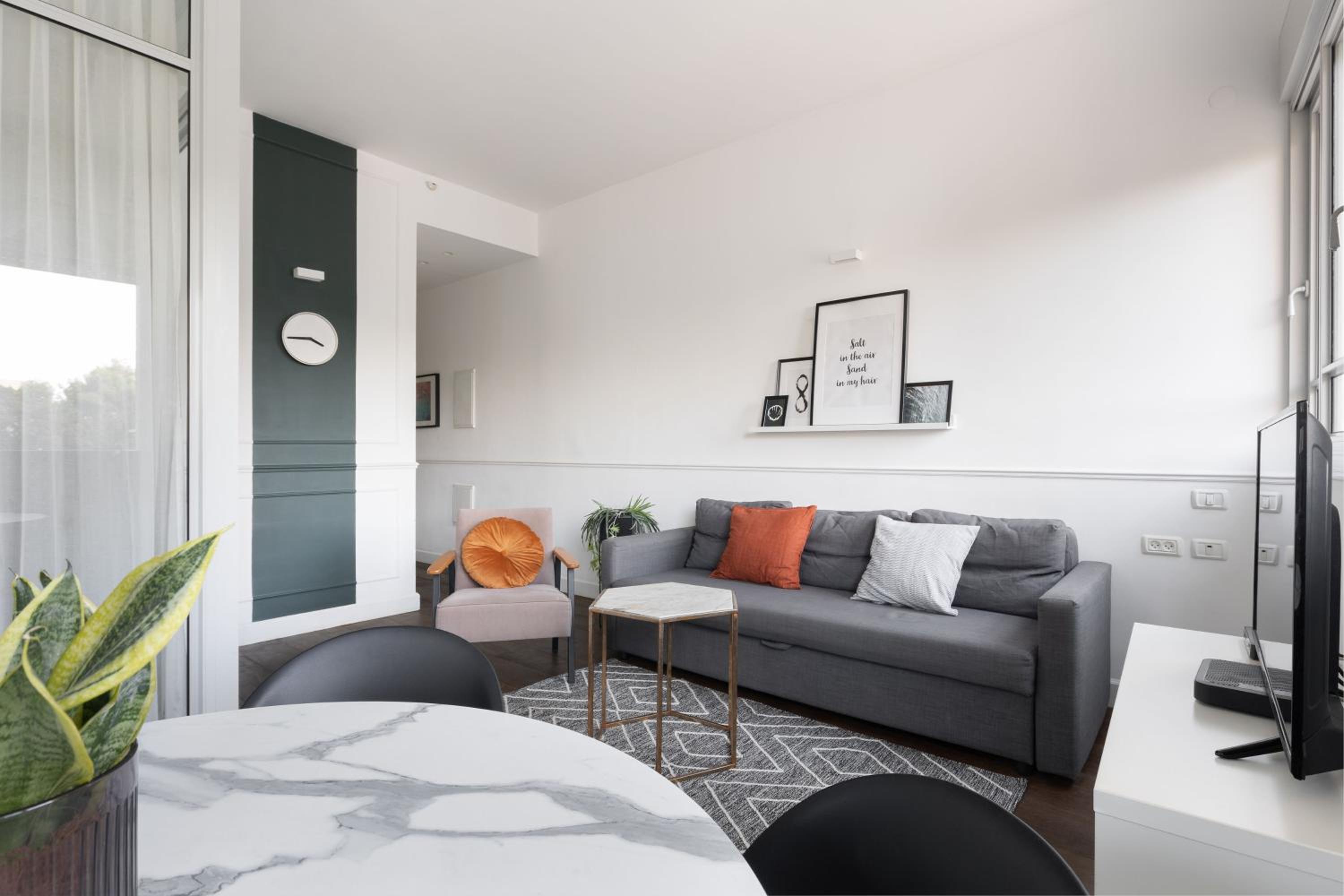 Bauhaus Boutique by TLV2RENT