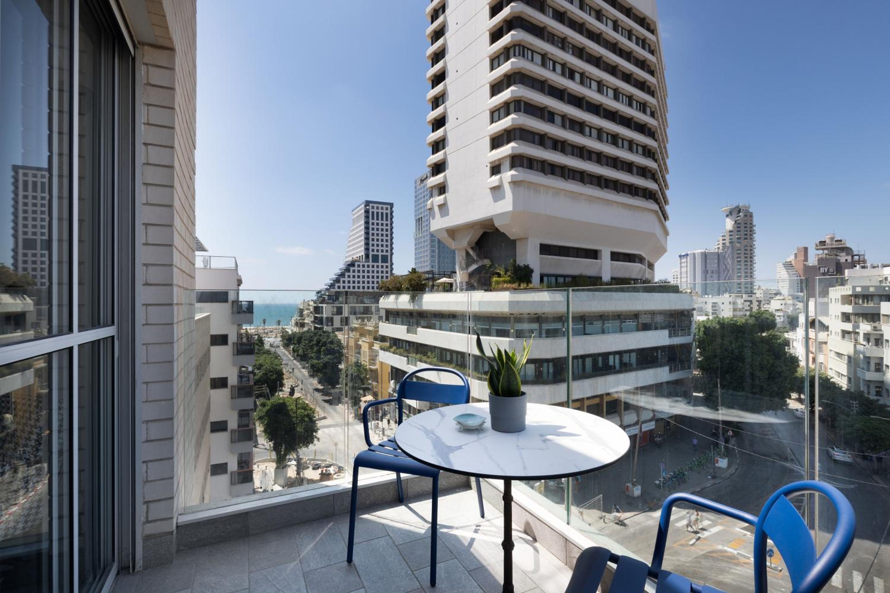Bauhaus Boutique by TLV2RENT